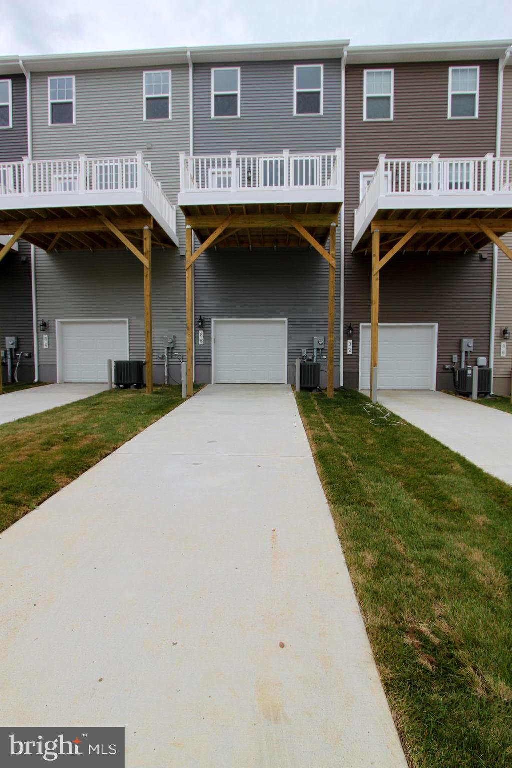 PRESIDENTS POINTE - Residential Lease