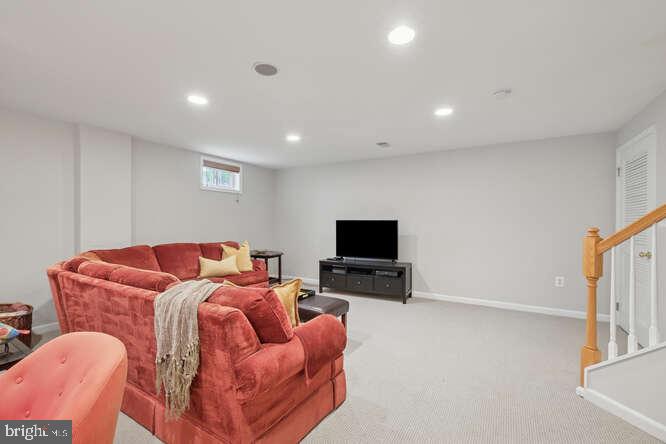 LAKELANDS - Residential