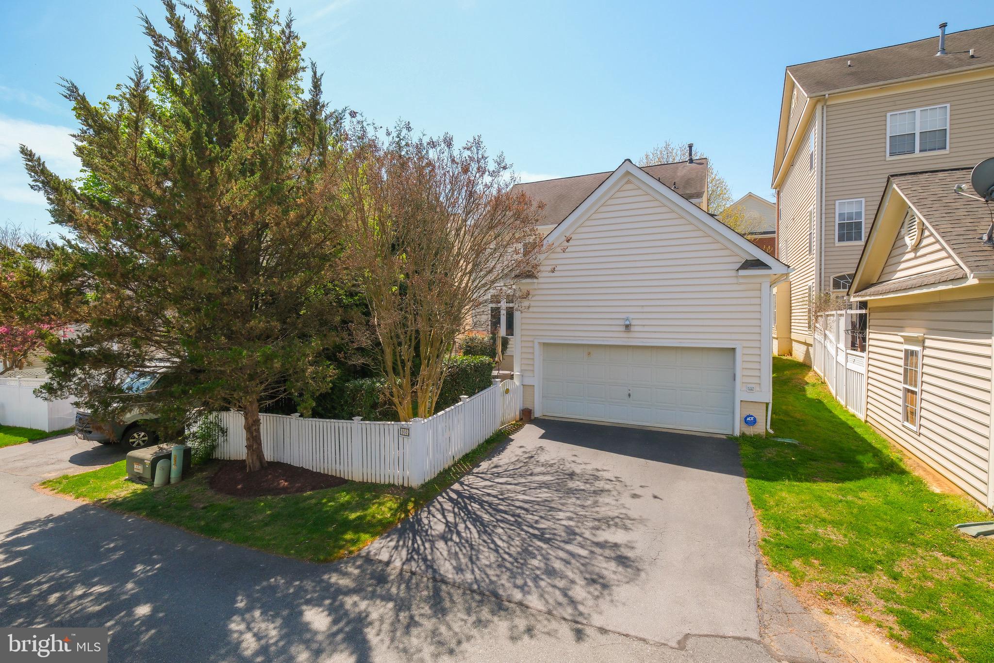 LAKELANDS - Residential