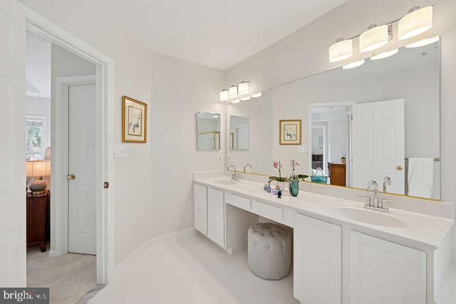 LAKELANDS - Residential