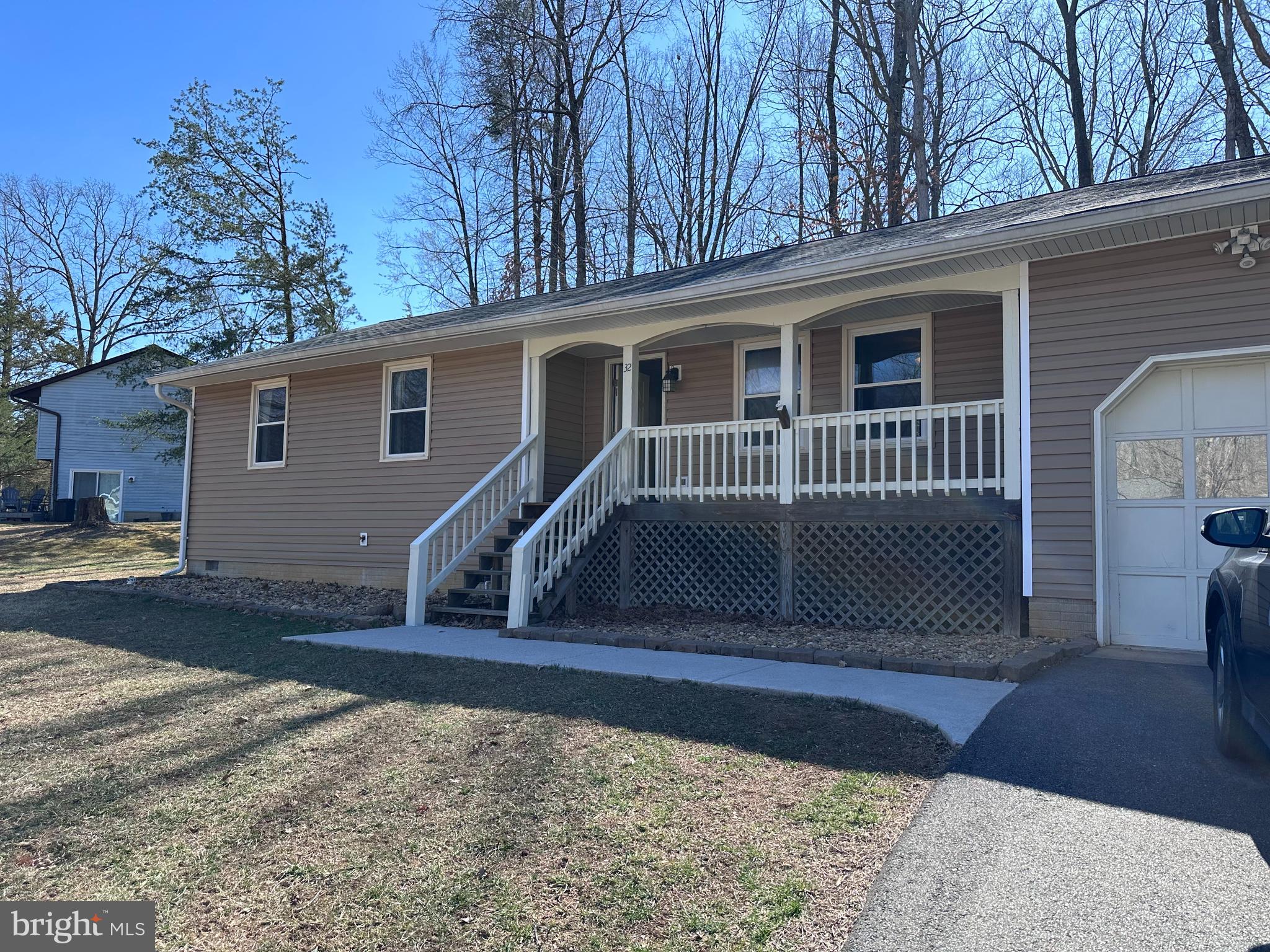 VISTA WOODS - Residential Lease