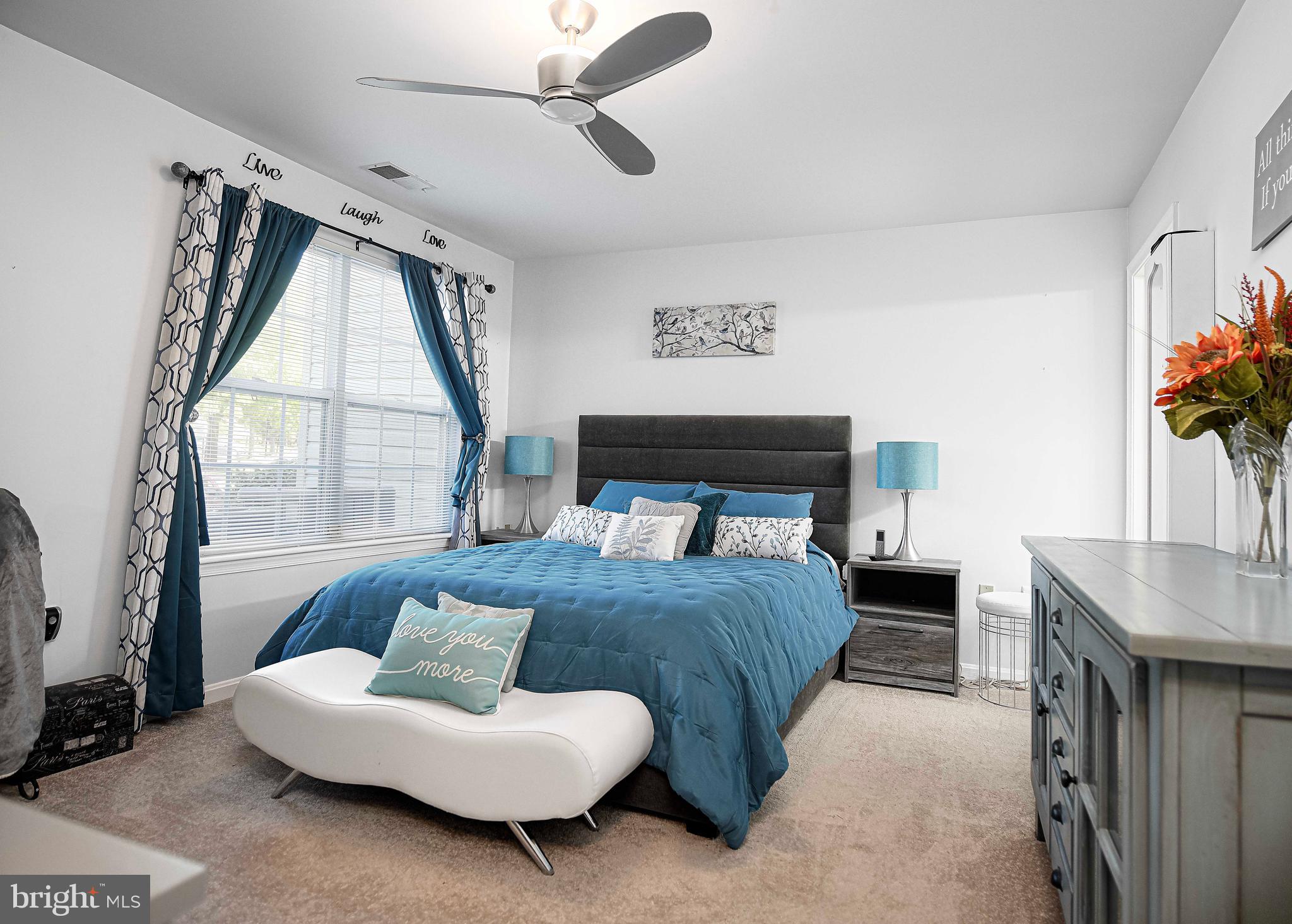 LAURELS CONDO - Residential