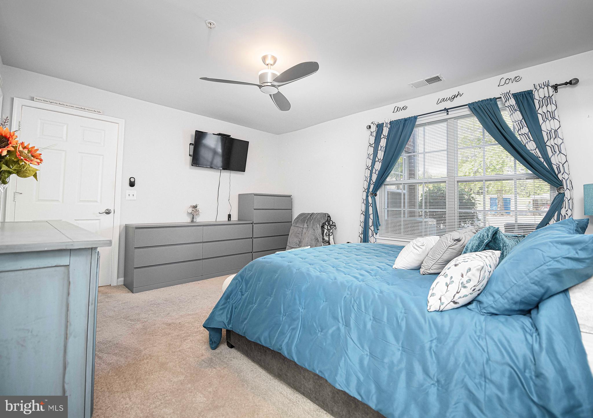 LAURELS CONDO - Residential