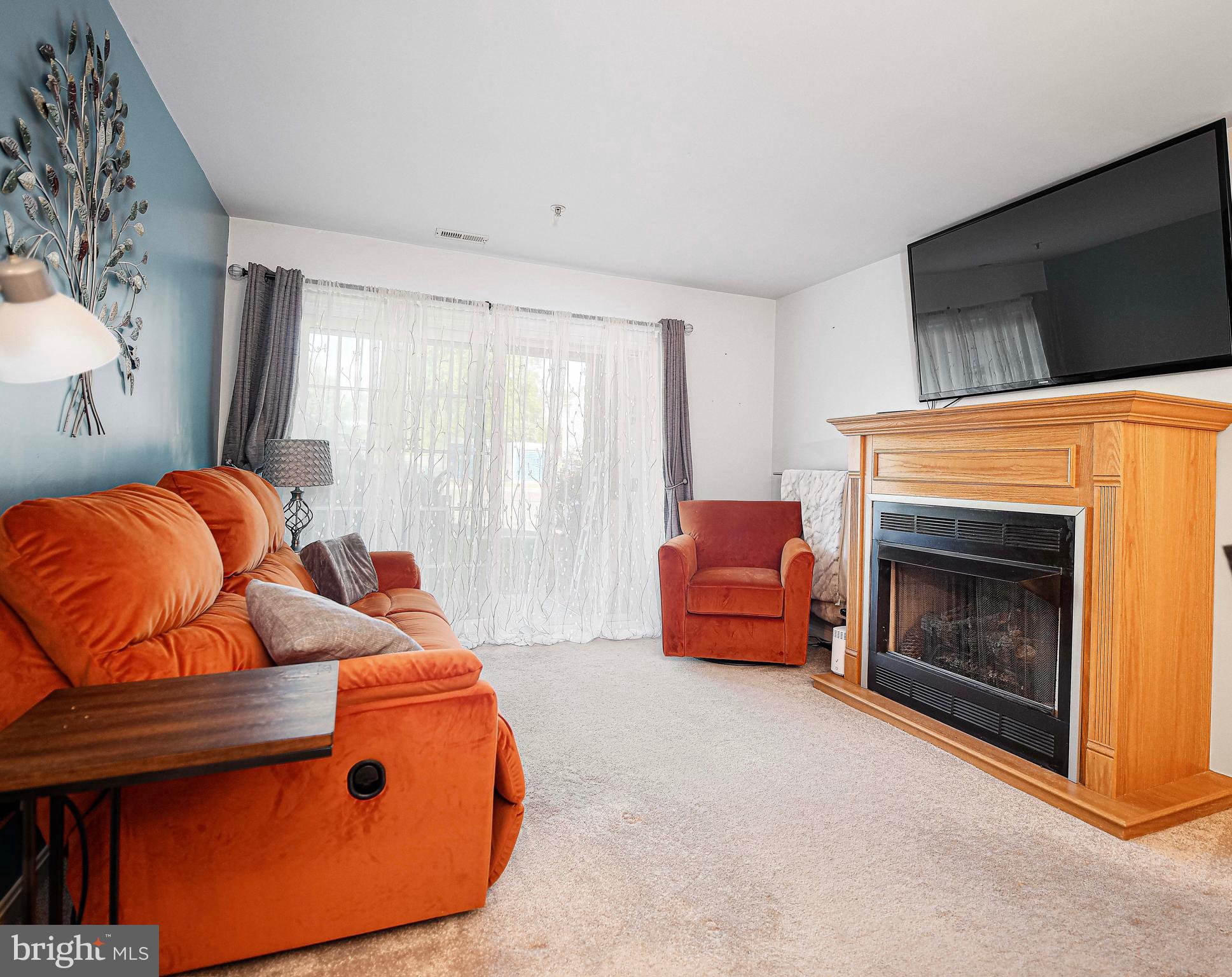 LAURELS CONDO - Residential