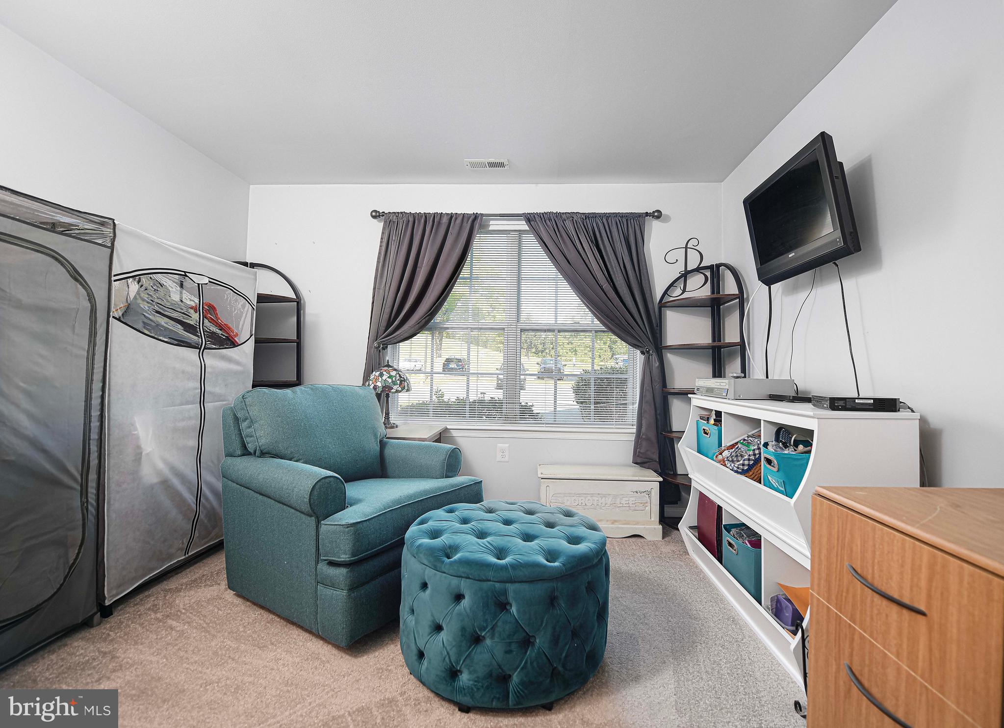 LAURELS CONDO - Residential