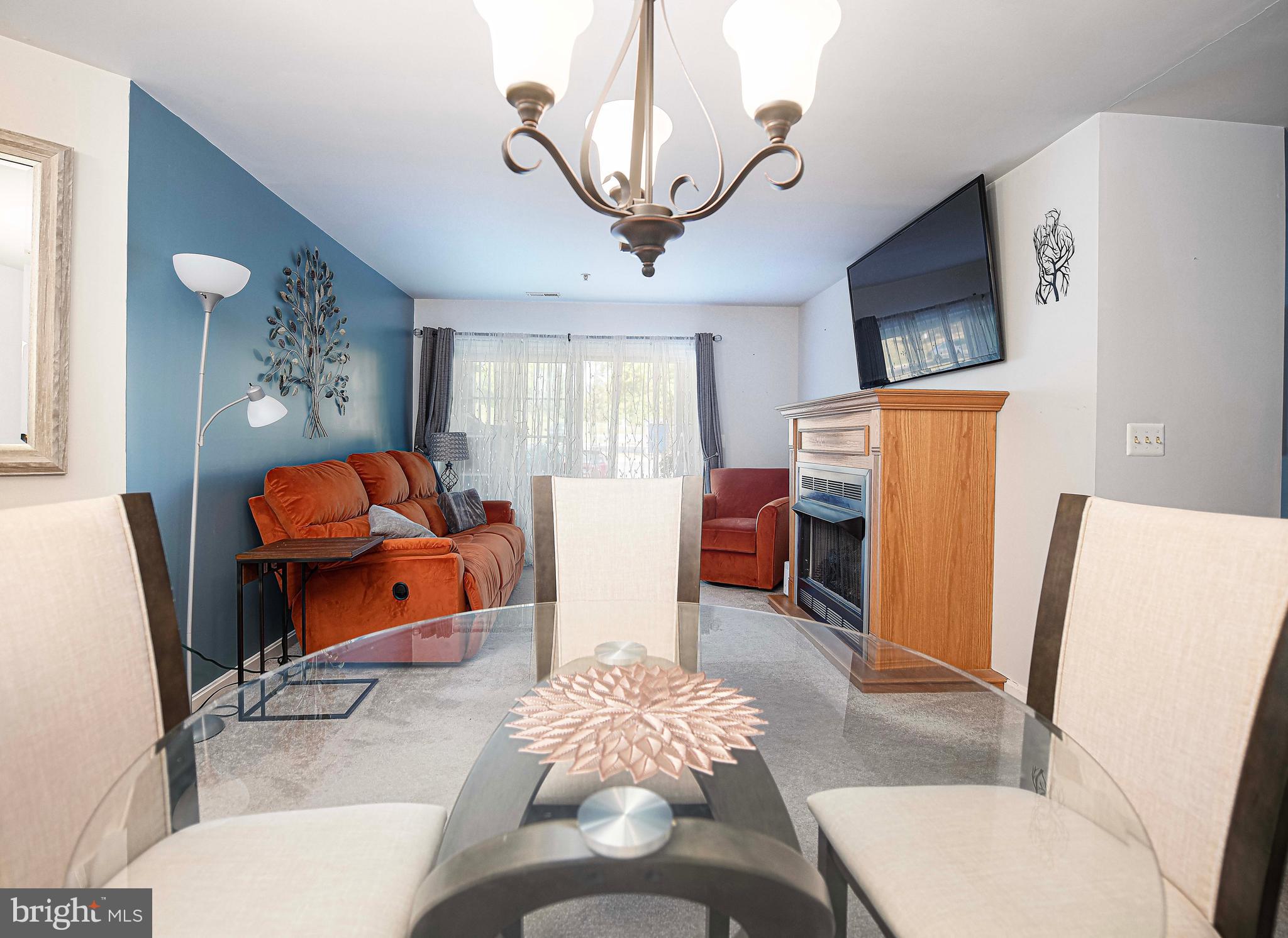 LAURELS CONDO - Residential