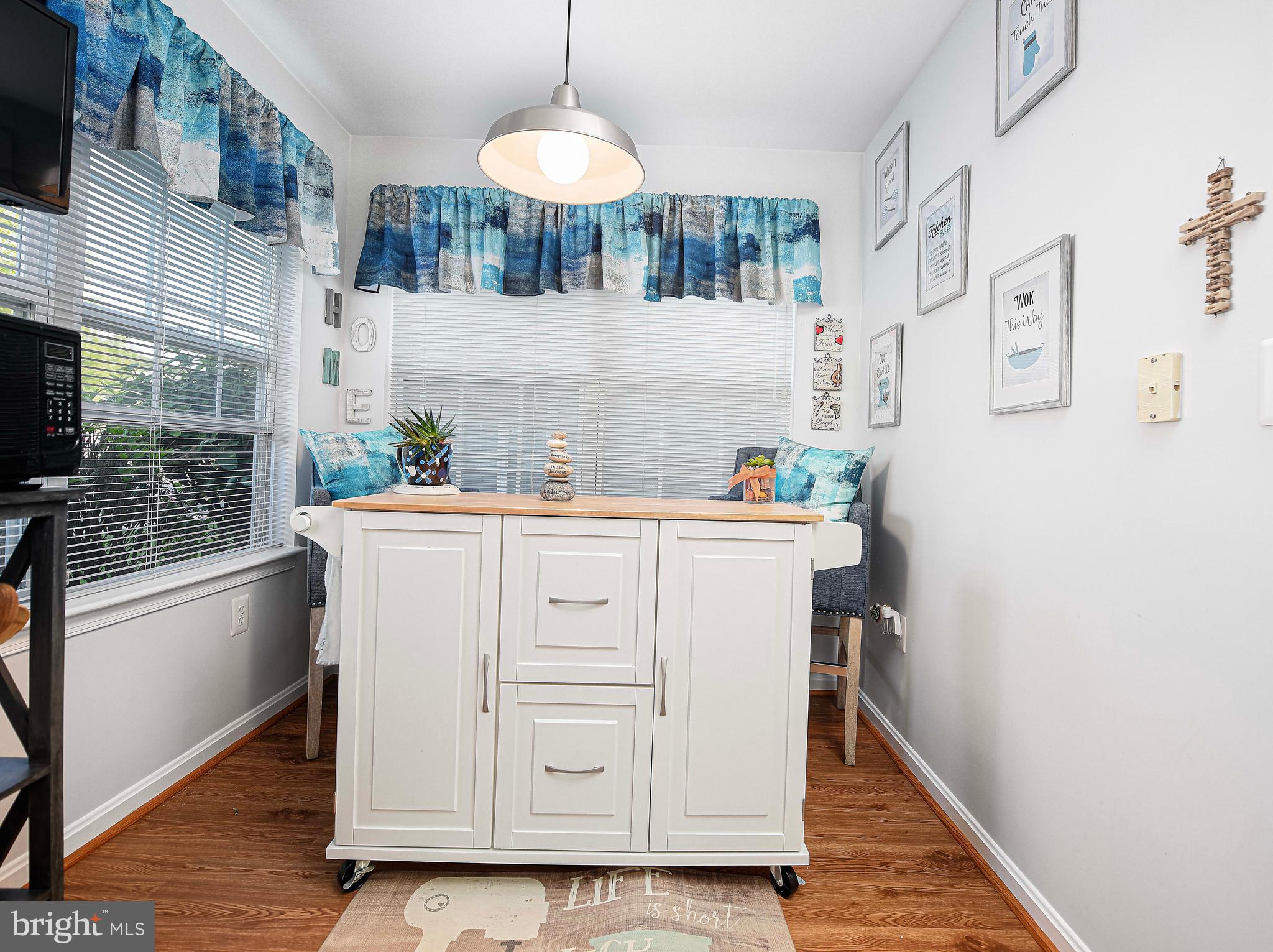 LAURELS CONDO - Residential