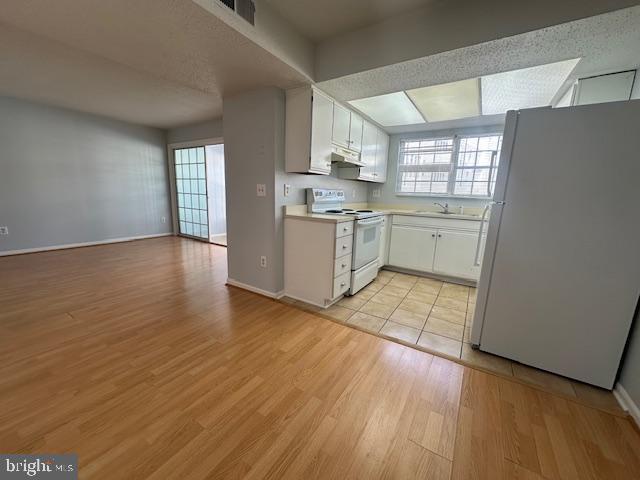 FOX CHAPEL AT TUDOR KNOLLS - Residential Lease