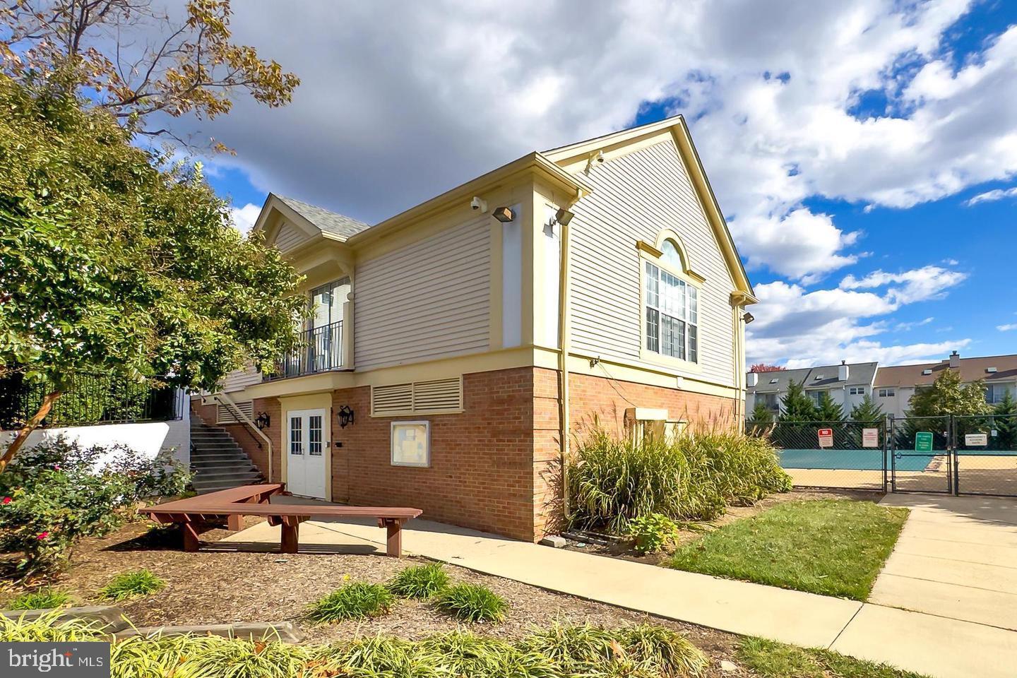 FOX CHAPEL AT TUDOR KNOLLS - Residential Lease