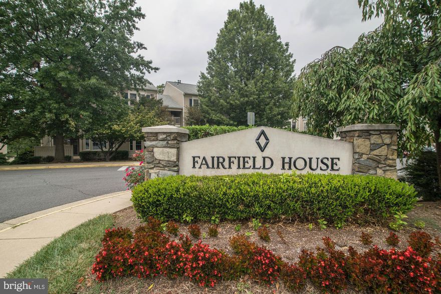 Pristine 2-bdrm/2-full bath condo. View of lush green space. Gas FP. 2 master suites. New carpeting & freshly painted. Updates to kitchen, & master bath. Foyer/2nd full bath: marble floor. Laundry room: full size w/d. Balcony w/storage. Assigned parking plus visitor spots.  Walking distance to Fairfax Town Center, Fairfax Corner, Fair Oaks Mall, Wegmans, Whole Foods. Commuter routes 66/50/286.