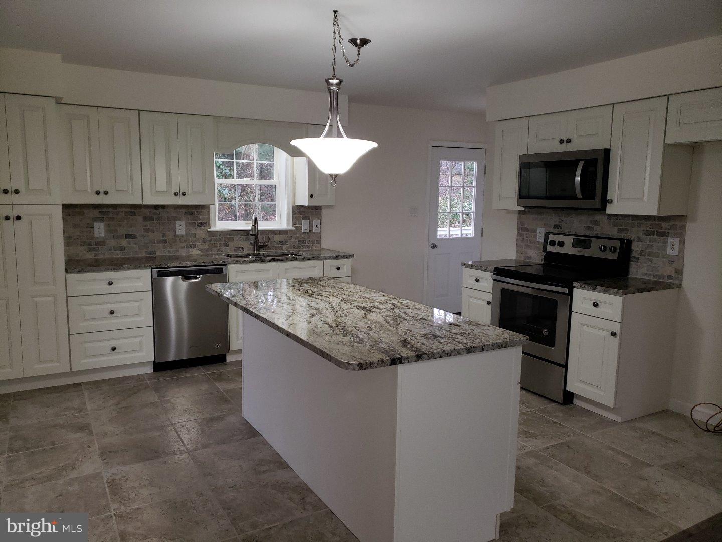 LAKE WYNONAH - Residential