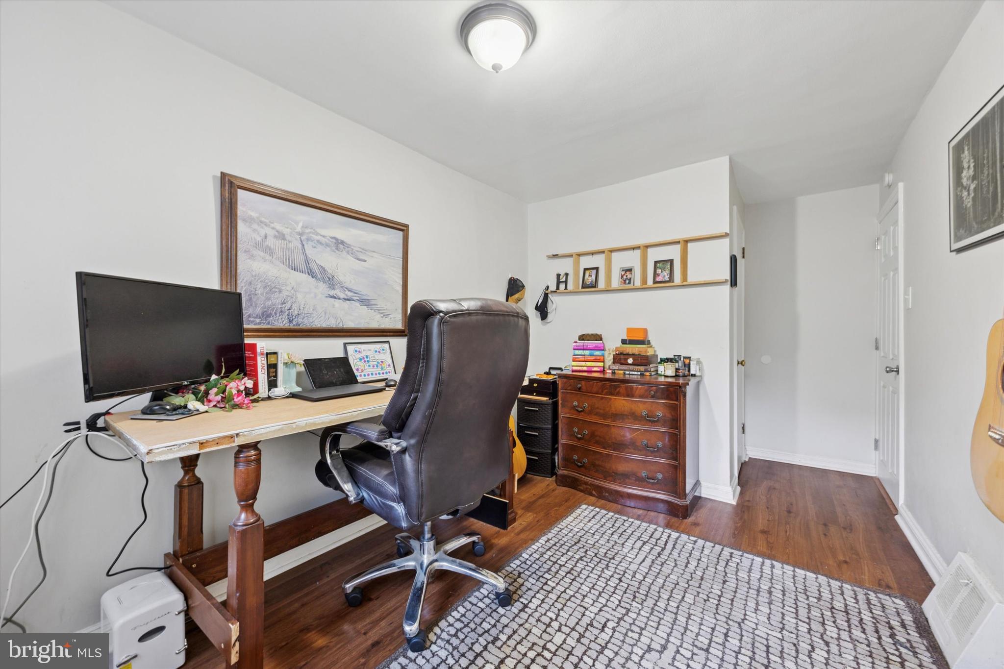 CLIFTON HEIGHTS - Residential