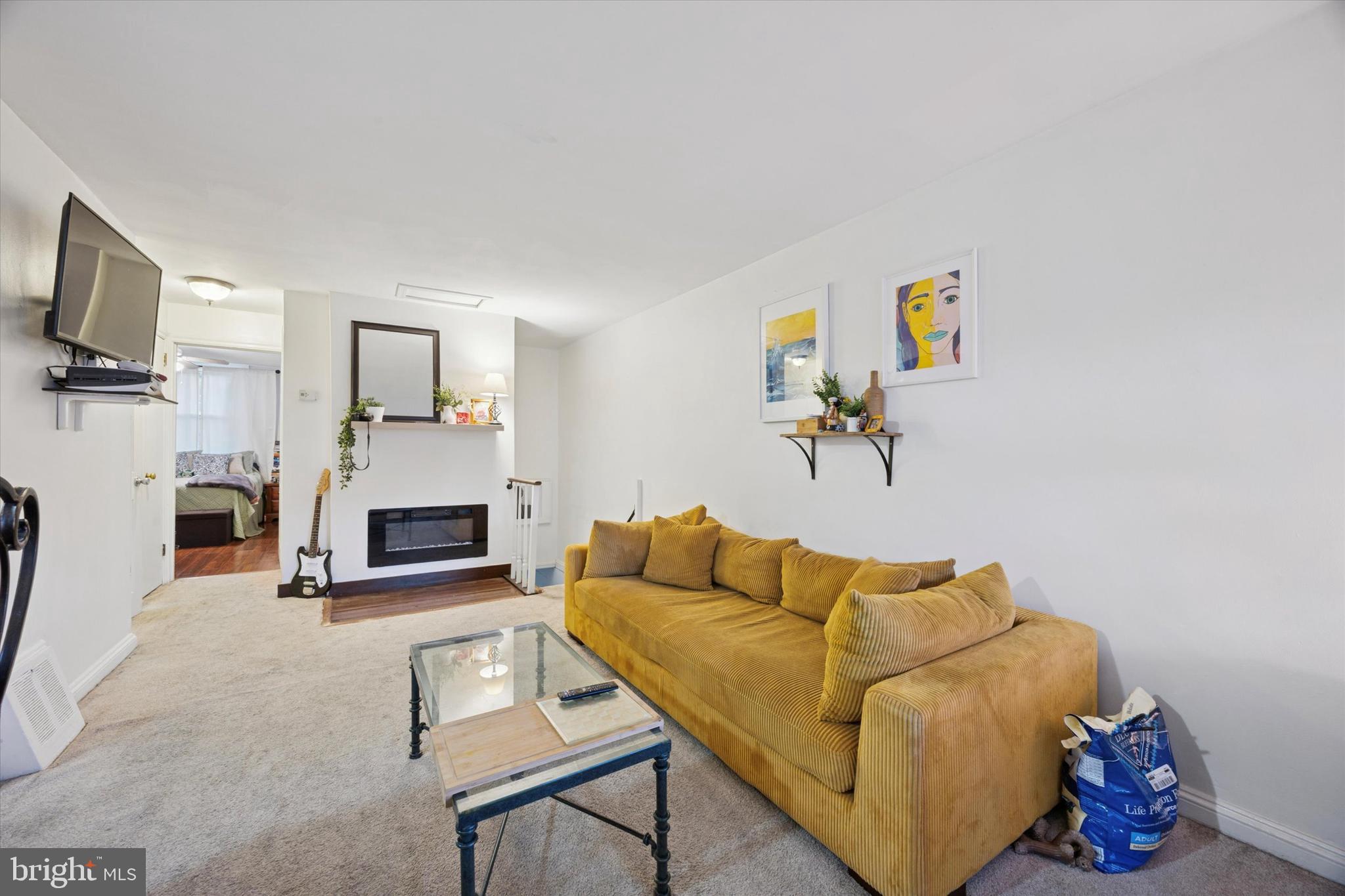 CLIFTON HEIGHTS - Residential