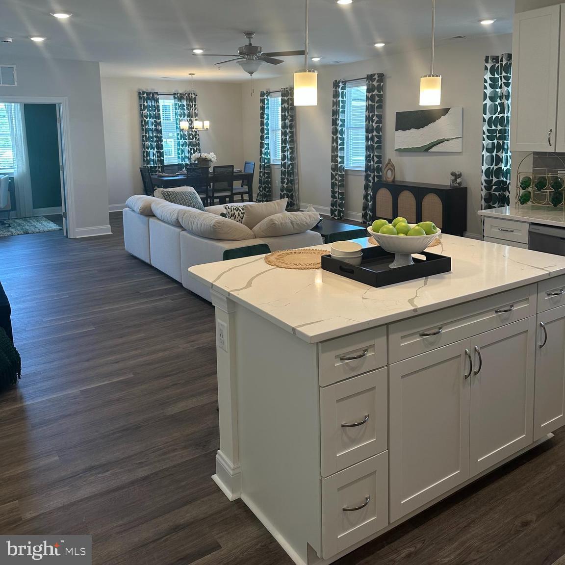 406 BOLD RULER COURT 302