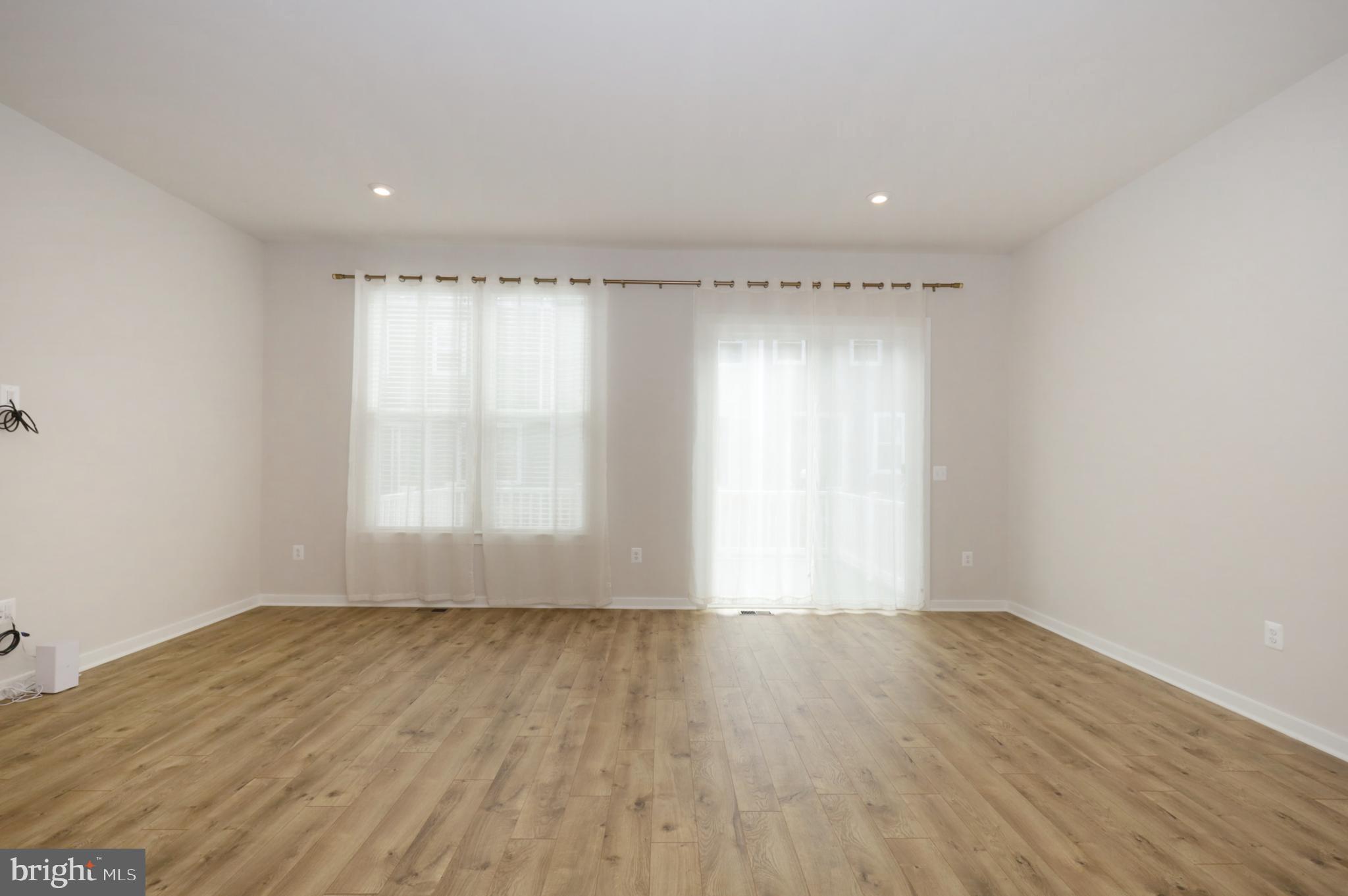 POTOMAC SHORES - Residential Lease