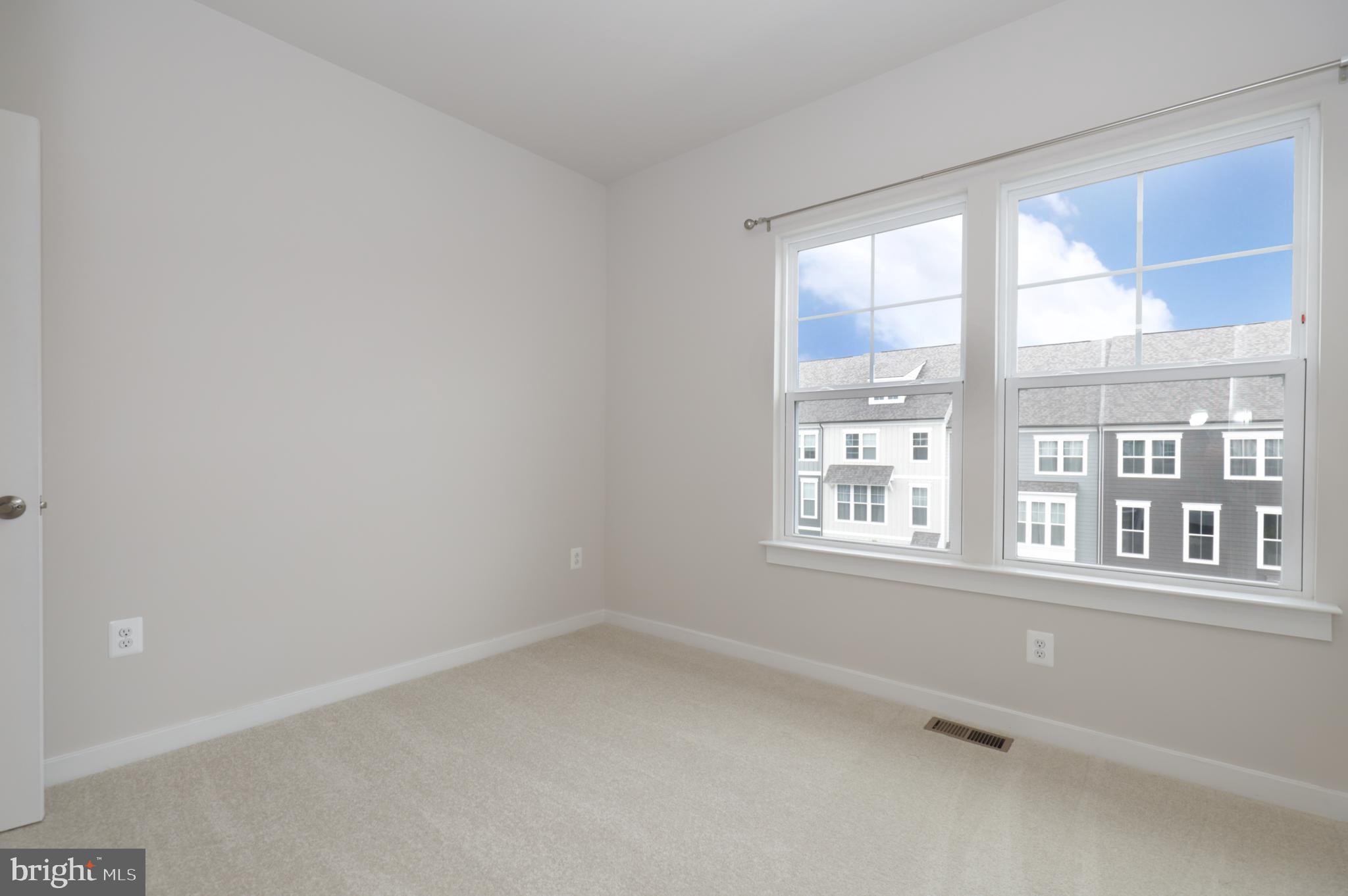 POTOMAC SHORES - Residential Lease