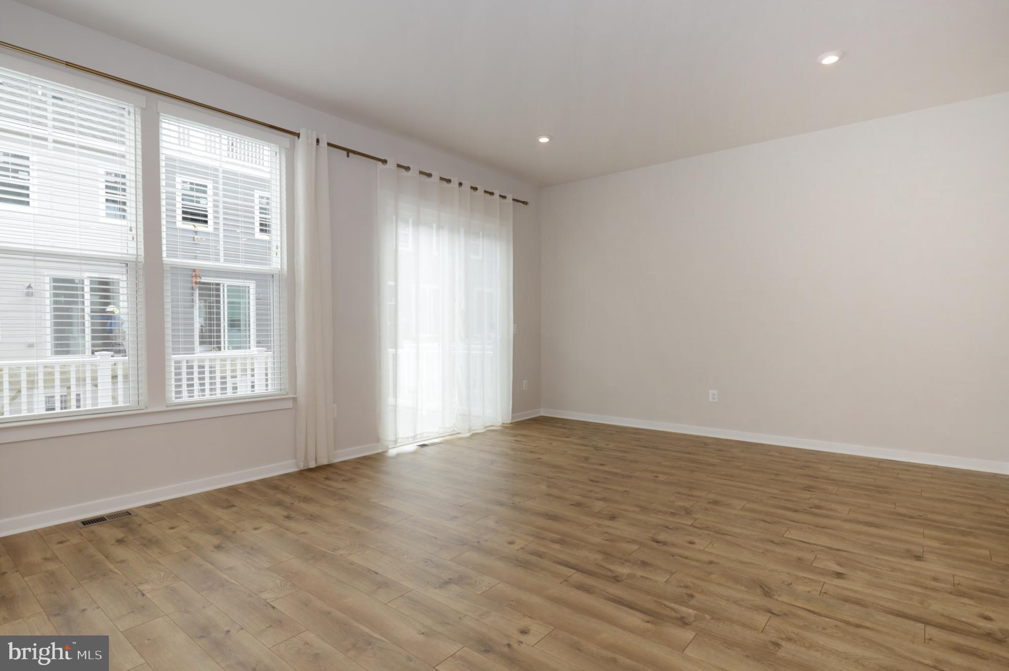 POTOMAC SHORES - Residential Lease