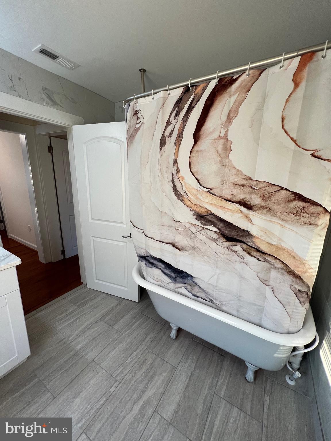 DOWNTOWN FREDERICKSBURG - Residential Lease