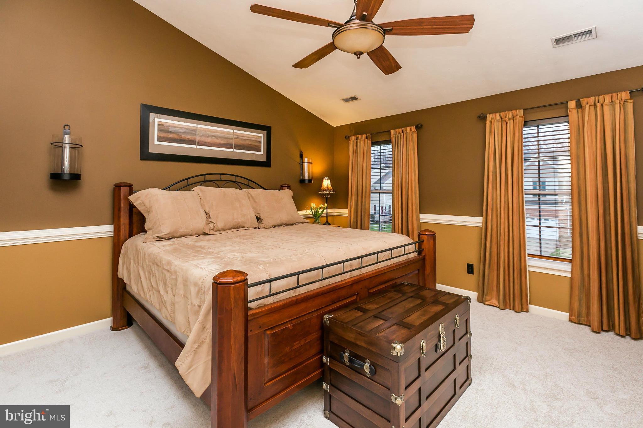 LOU MAR ESTATES - Residential