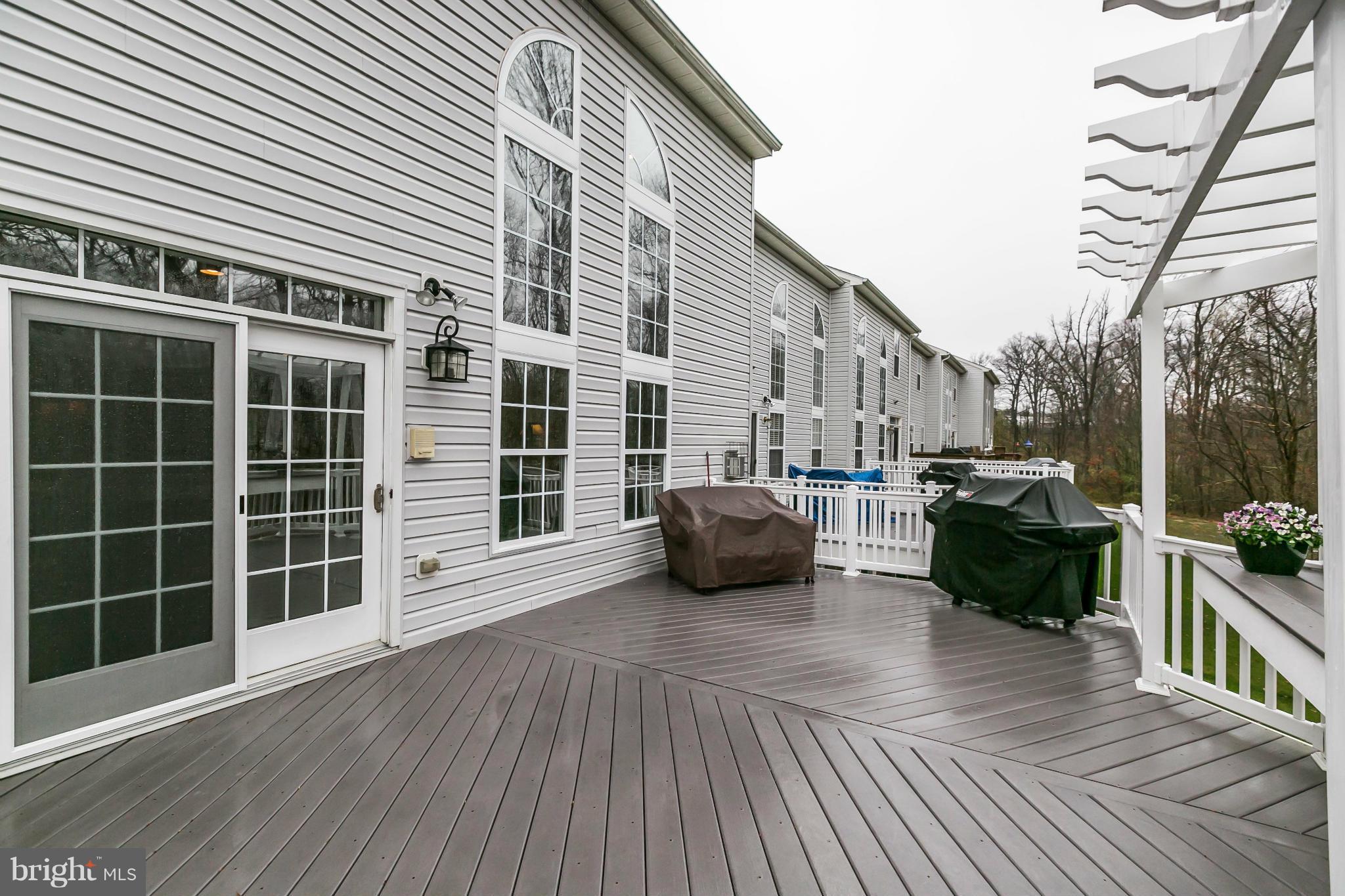 LOU MAR ESTATES - Residential