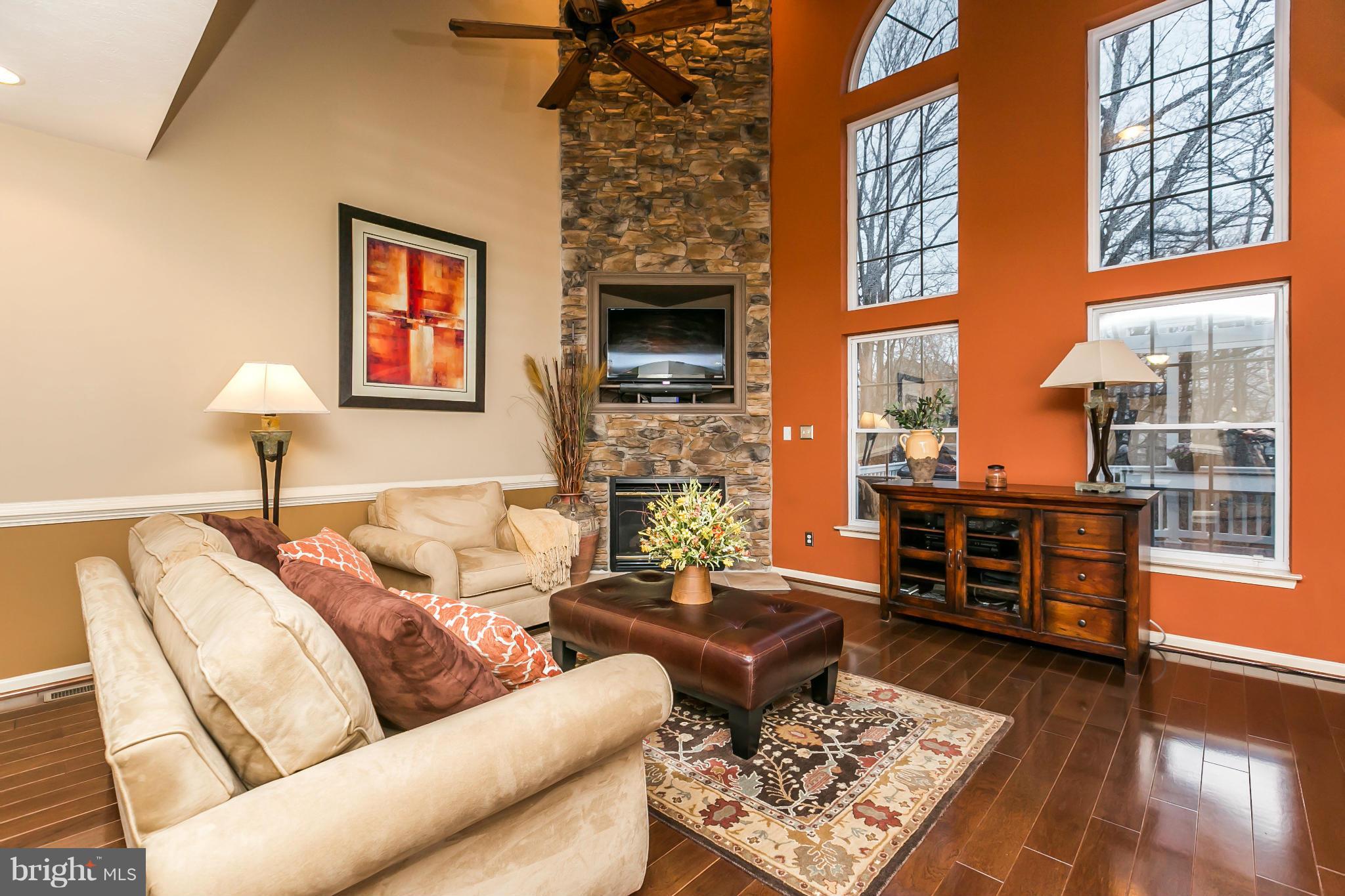 LOU MAR ESTATES - Residential