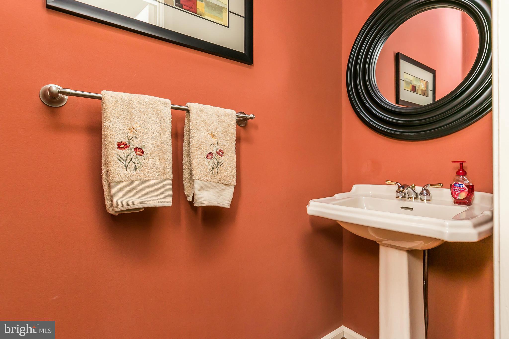 LOU MAR ESTATES - Residential