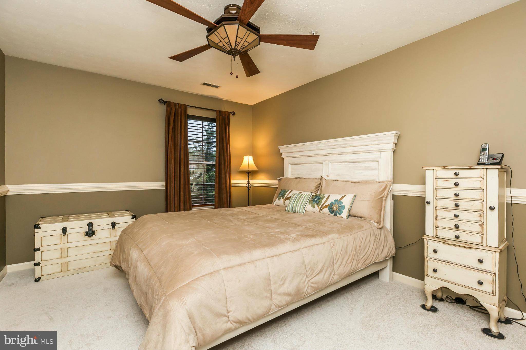 LOU MAR ESTATES - Residential