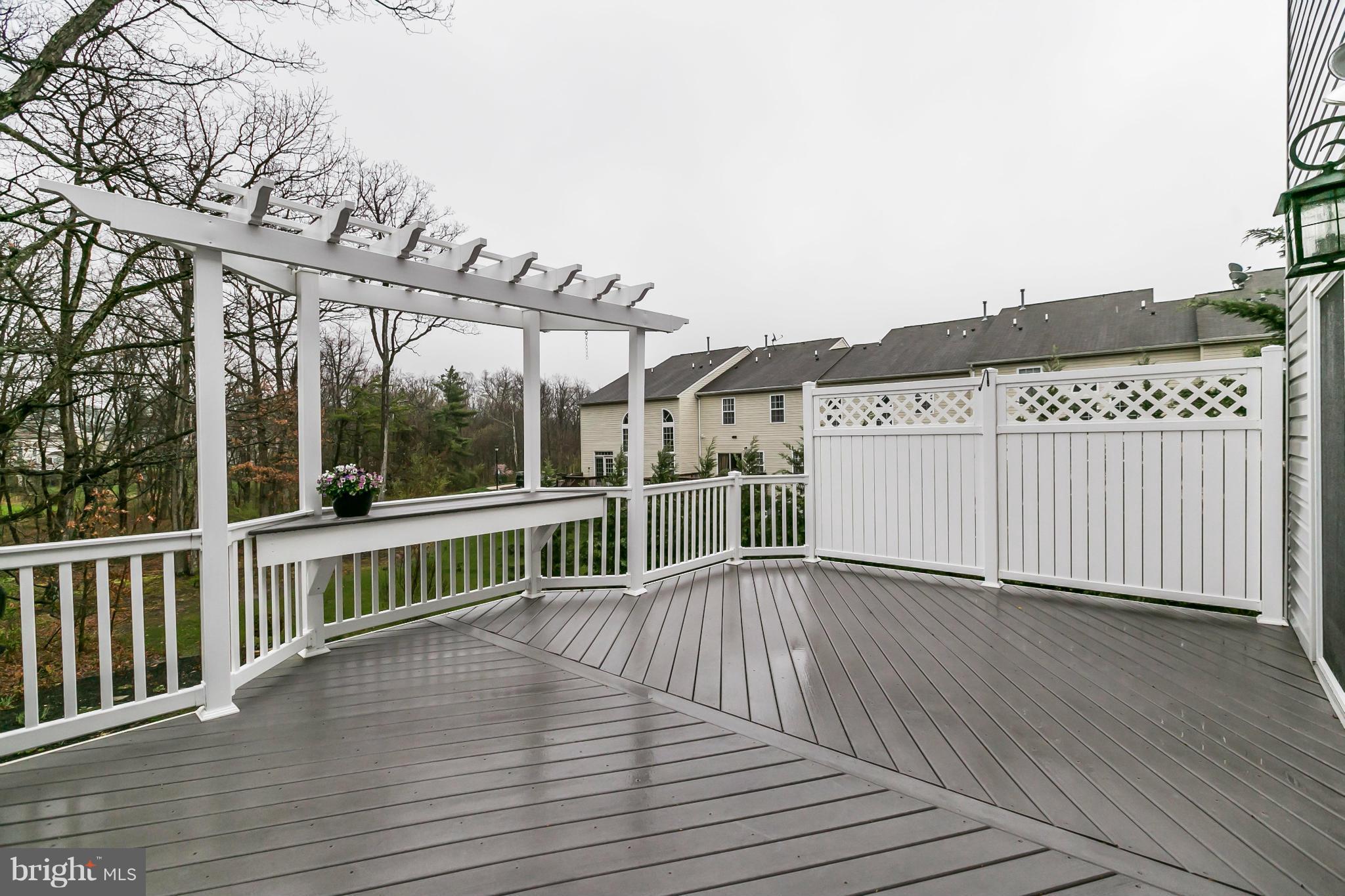 LOU MAR ESTATES - Residential