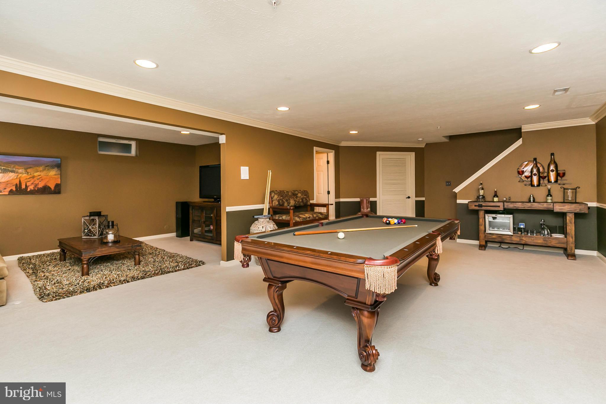 LOU MAR ESTATES - Residential