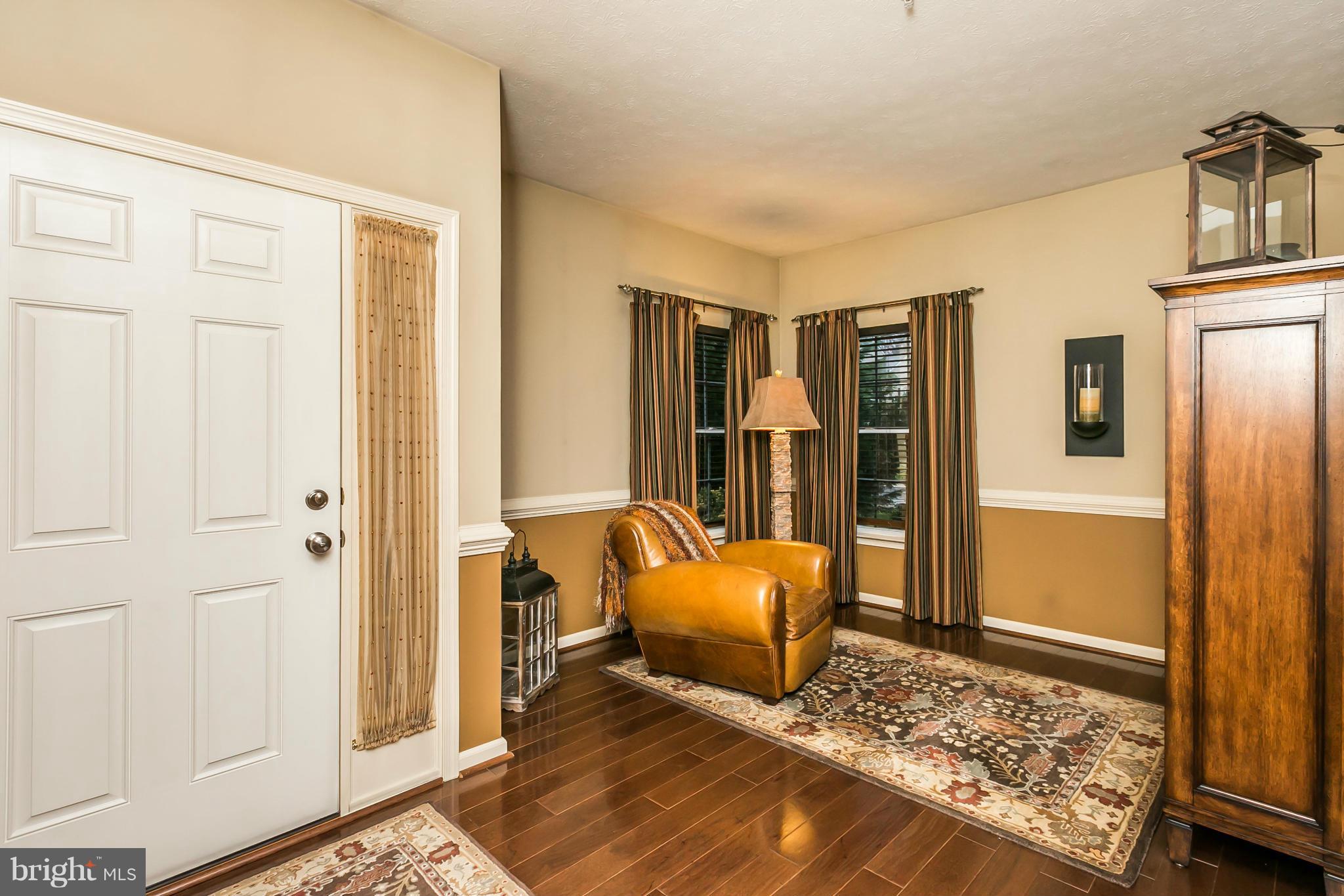 LOU MAR ESTATES - Residential