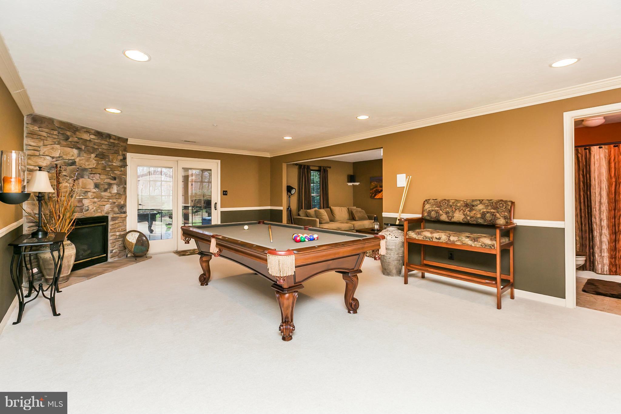 LOU MAR ESTATES - Residential