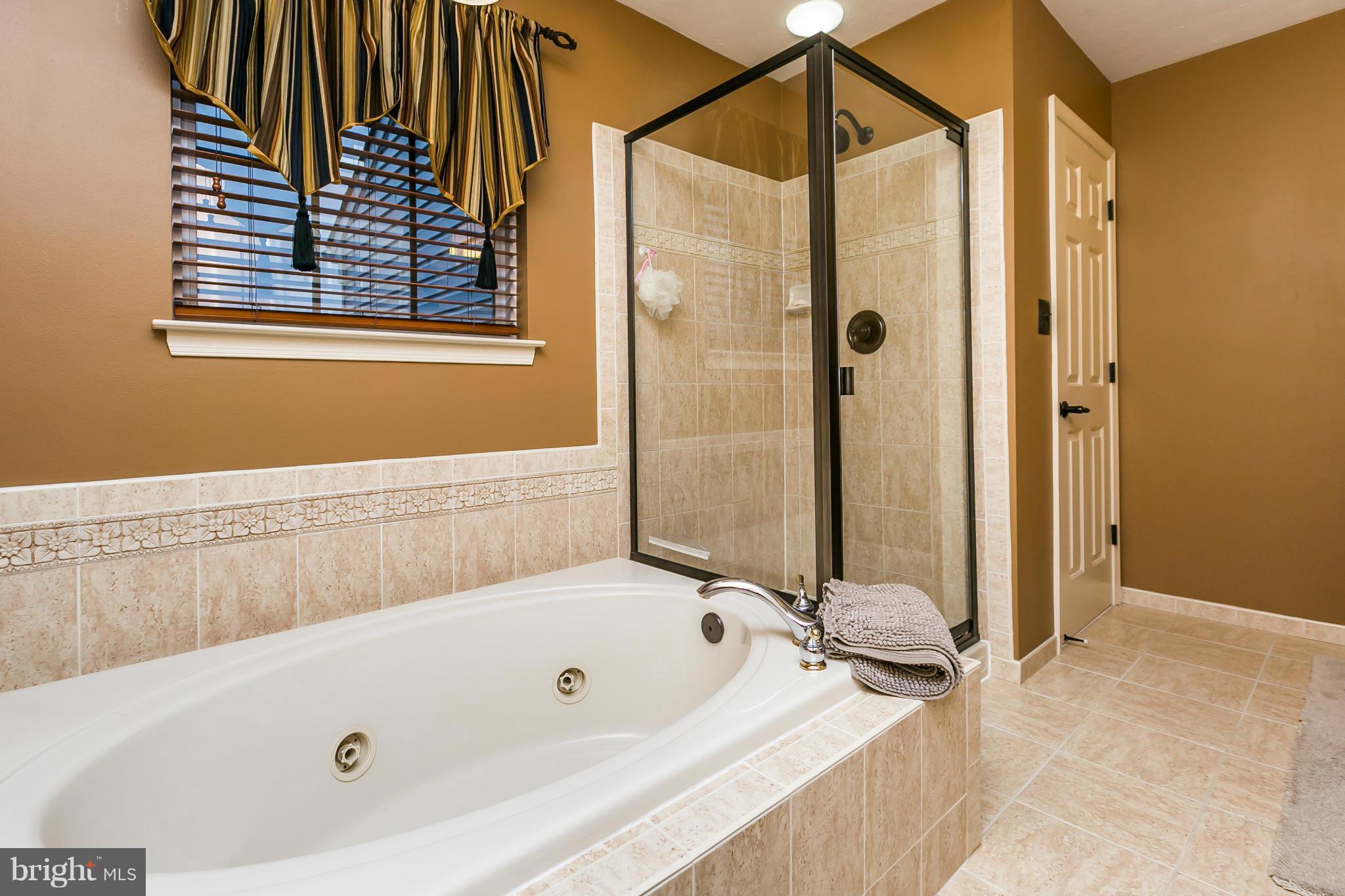 LOU MAR ESTATES - Residential