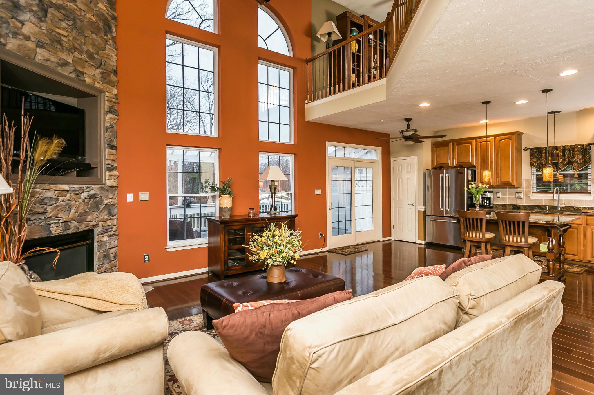 LOU MAR ESTATES - Residential