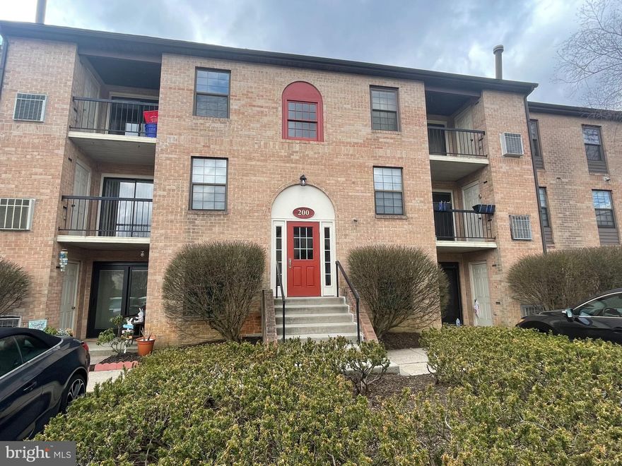 MOVE-IN CONDITION 2B 2BA PLUS LOFT CONDO IN SOUGHT AFTER EAGLES RIDGE SECTION OF CHESTERBROOK! This bright unit is has been recently updated with new paint and new laminate floors throughout! Enter the Living/r with brick fireplace and sliding doors to the outside balcony and the Dining area adjacent to the updated kitchen with replaced stainless steel appliances. The main bedroom has ceiling fan, a full updated bathroom with laundry included and a walk-in closet. The second bedroom is a nice size and is served by the Hall bath which is also updated. Upstairs you will find a carpeted spacious loft to be used as a gym, office or play room. Also upstairs a huge walk-in attic which makes a great storage area for the unit.
Close to all Chesterbrook walking trails and Wilson Farm Park, Valley Forge National Park, Gateway shopping center, King of Prussia town center and Mall, Great Valley Corporate Center, Rt.202, 76, 276 and all major highways. Tredyffrin schools! Schedule your showing today!