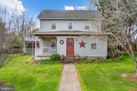 Photo of 15921 Frederick Road, WOODBINE, MD 21797 (MLS # MDHW2067904)