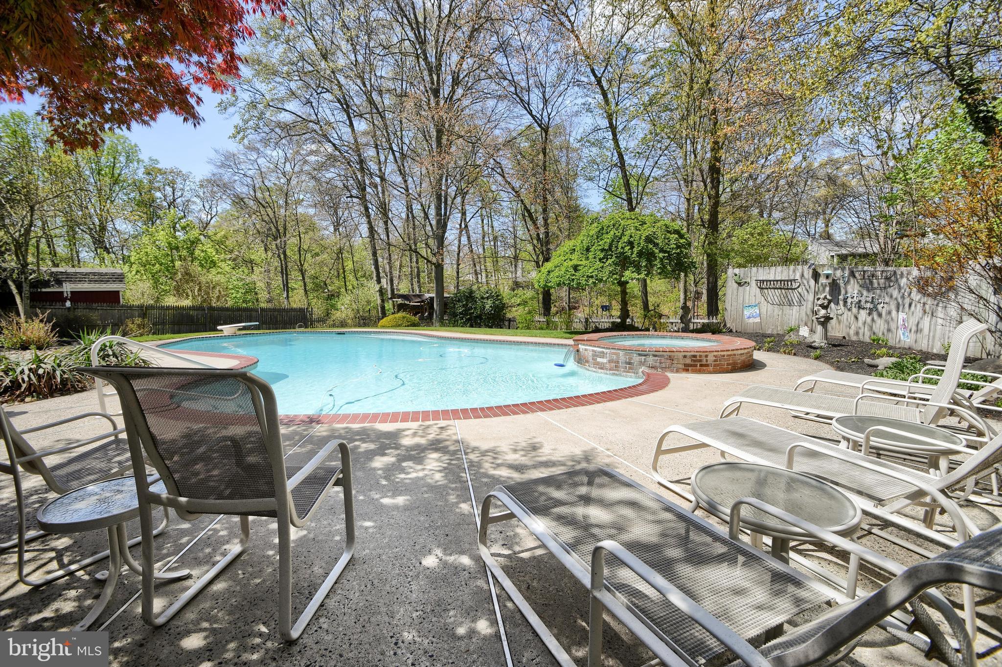 THE PINES - Residential