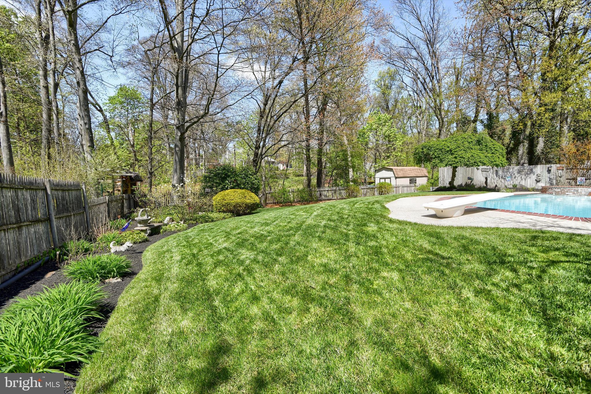 THE PINES - Residential