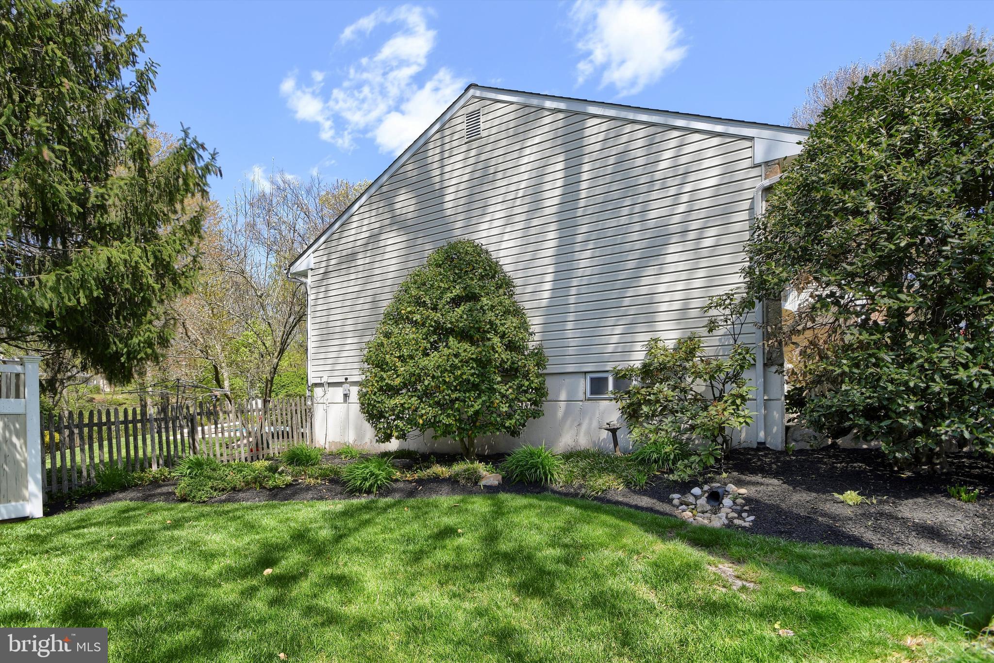 THE PINES - Residential