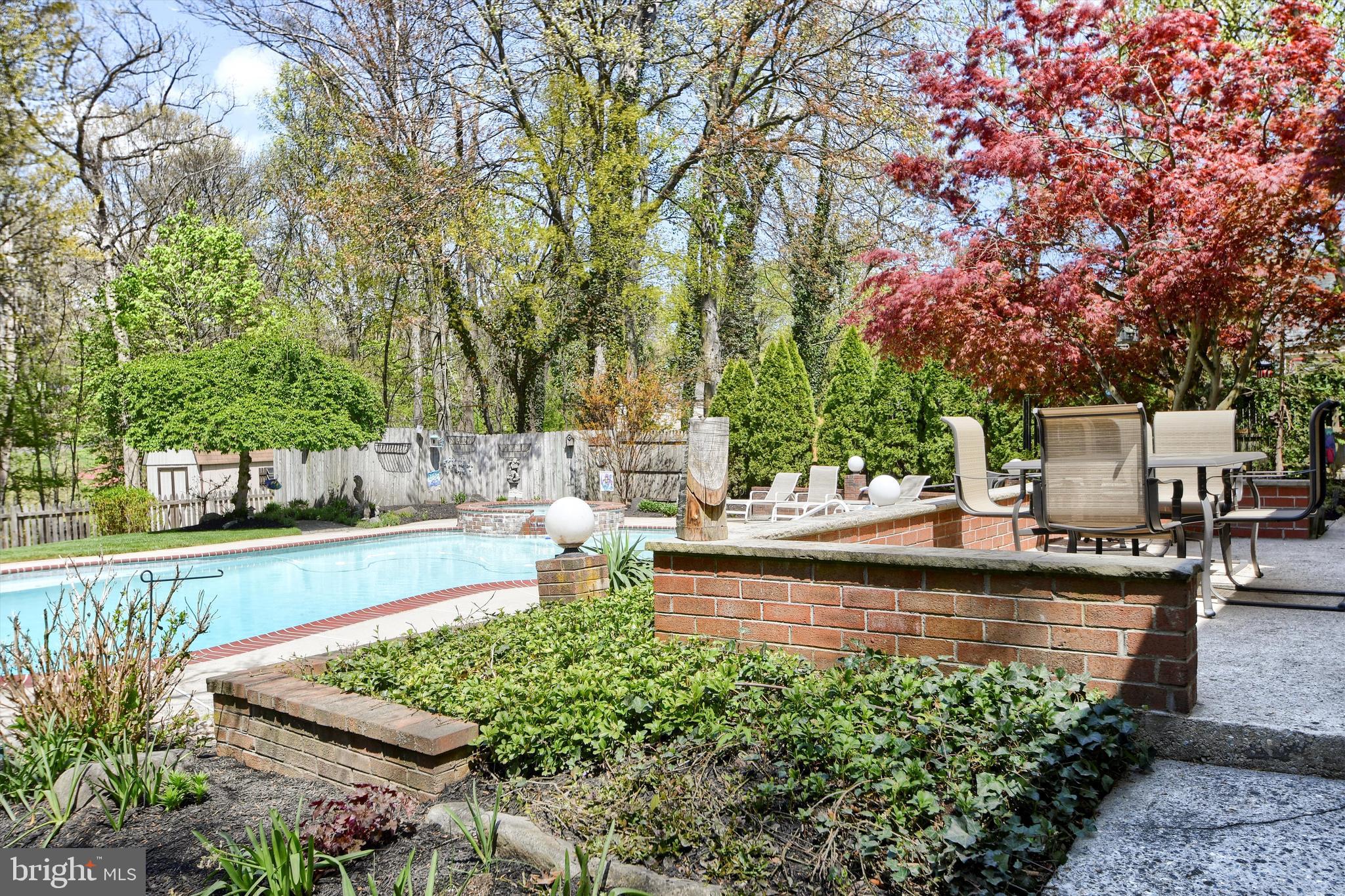 THE PINES - Residential