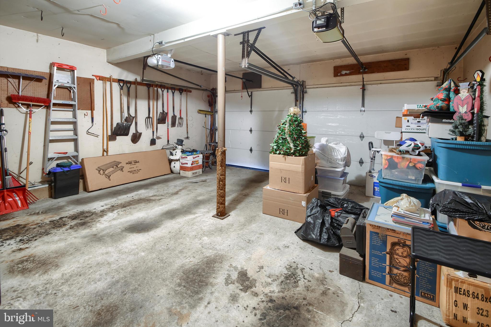 THE PINES - Residential