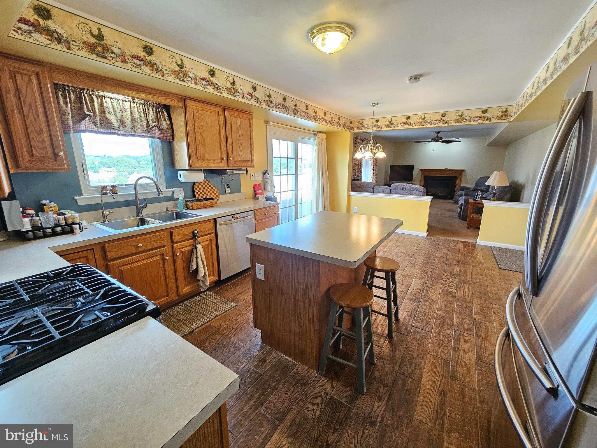 4509 HILLSIDE ROAD