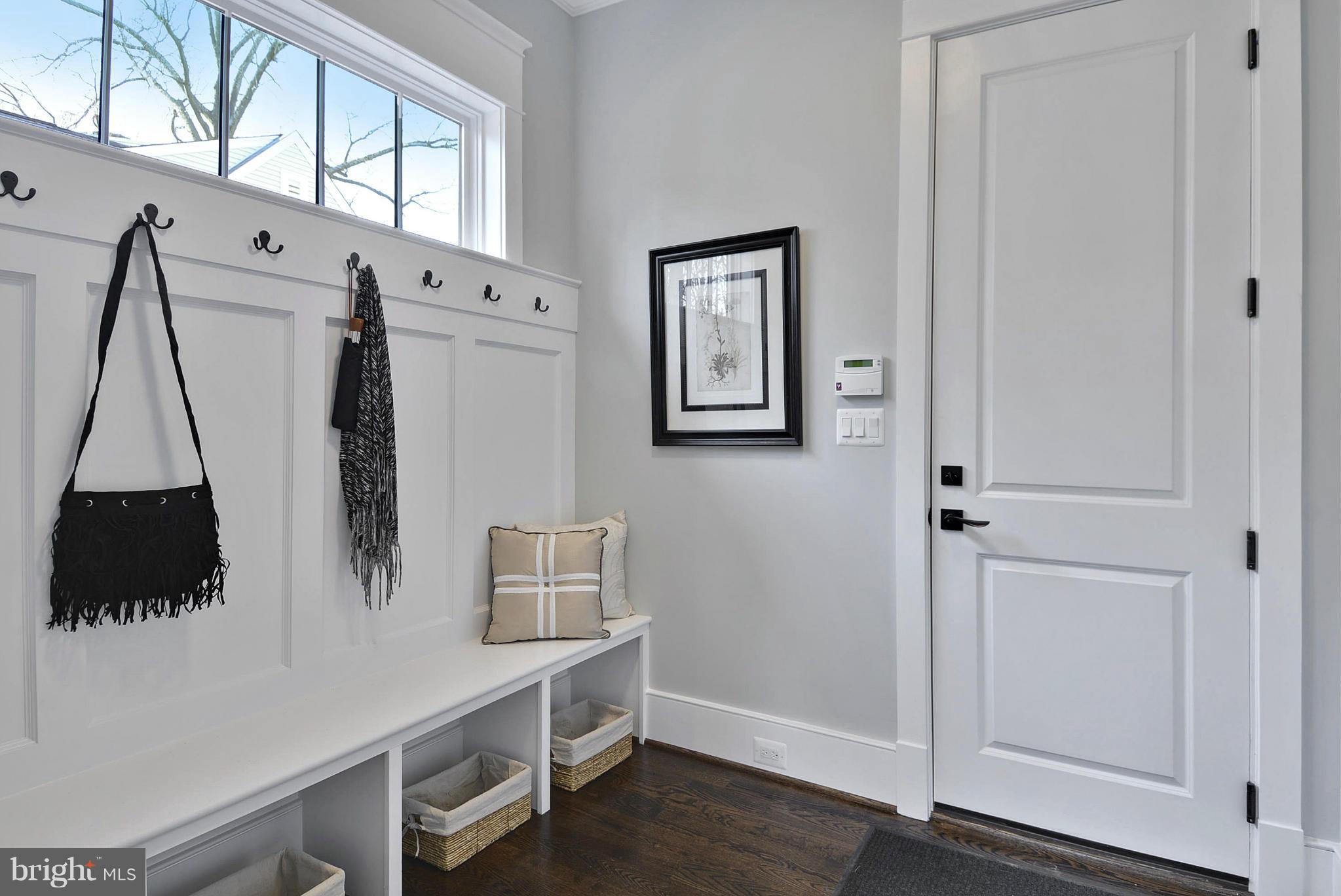 ENGLISH VILLAGE - Residential