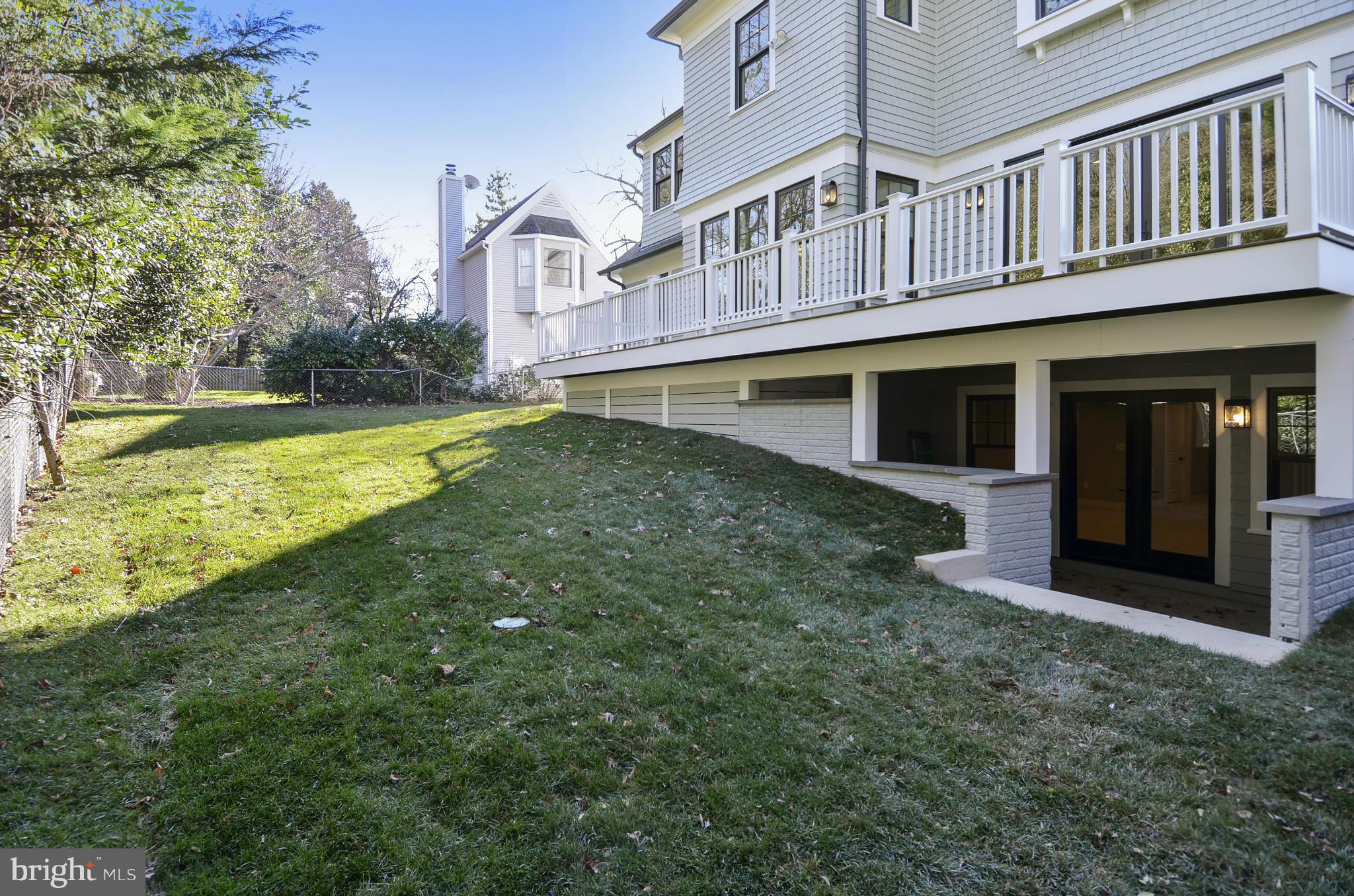 ENGLISH VILLAGE - Residential