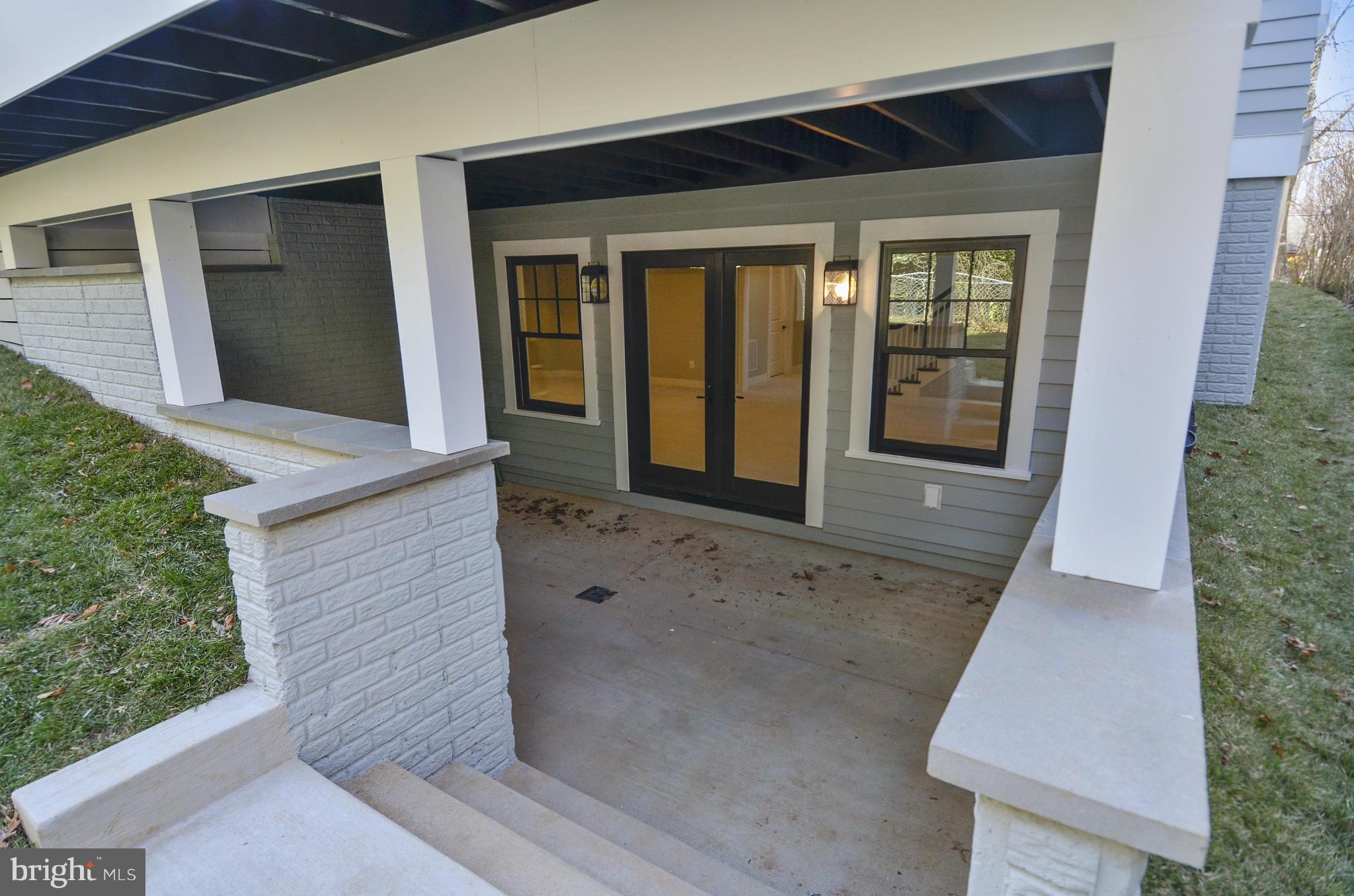 ENGLISH VILLAGE - Residential