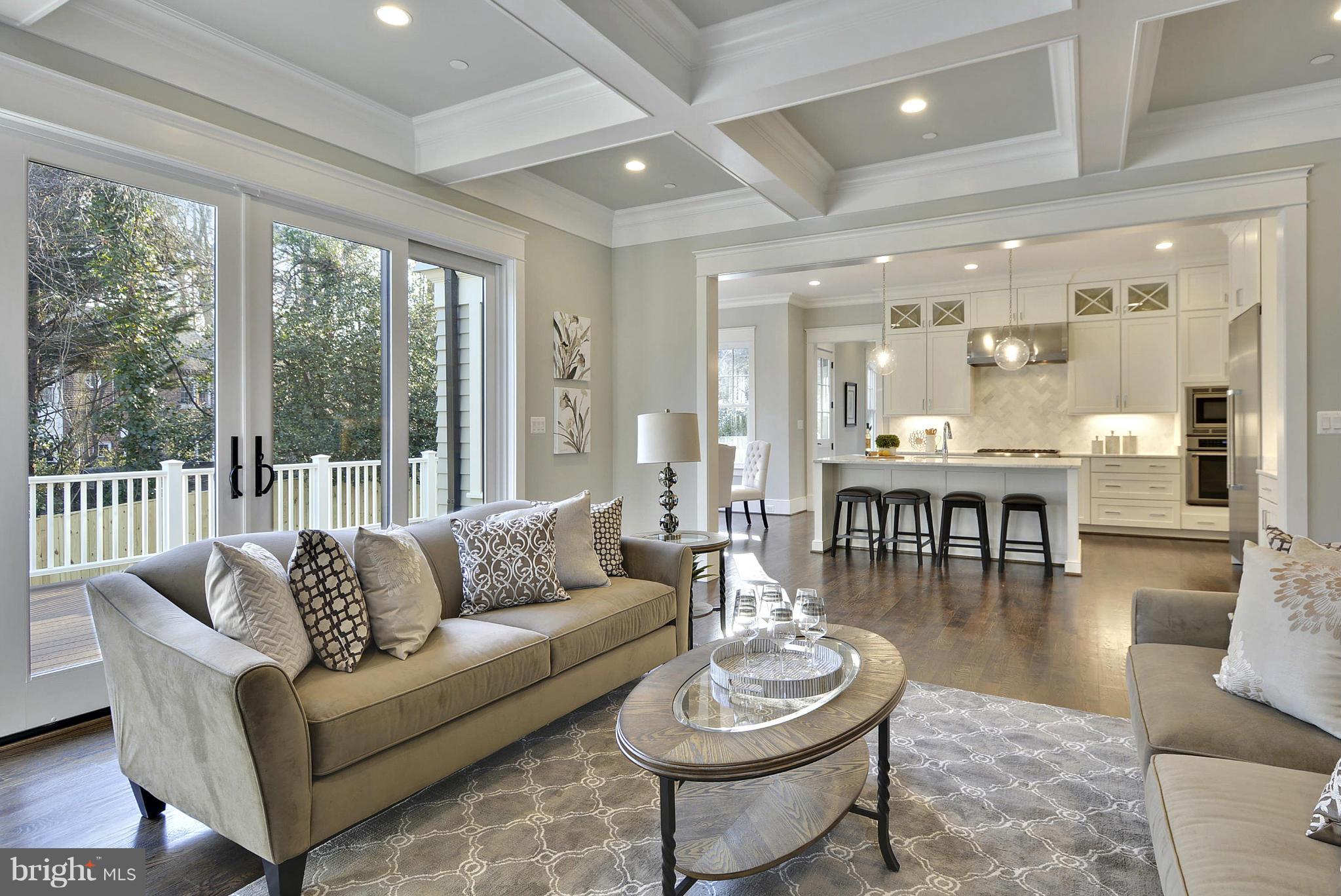 ENGLISH VILLAGE - Residential