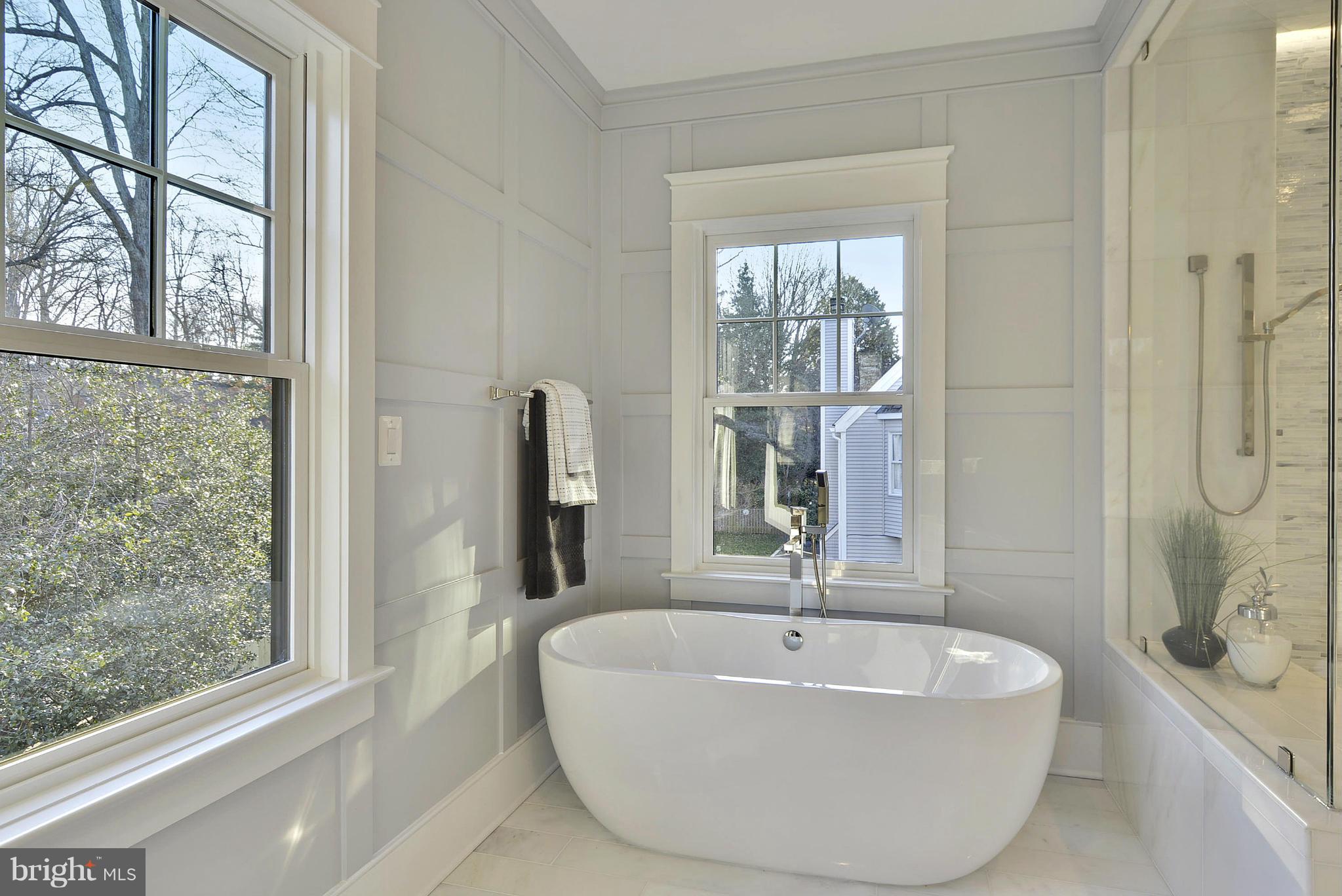 ENGLISH VILLAGE - Residential