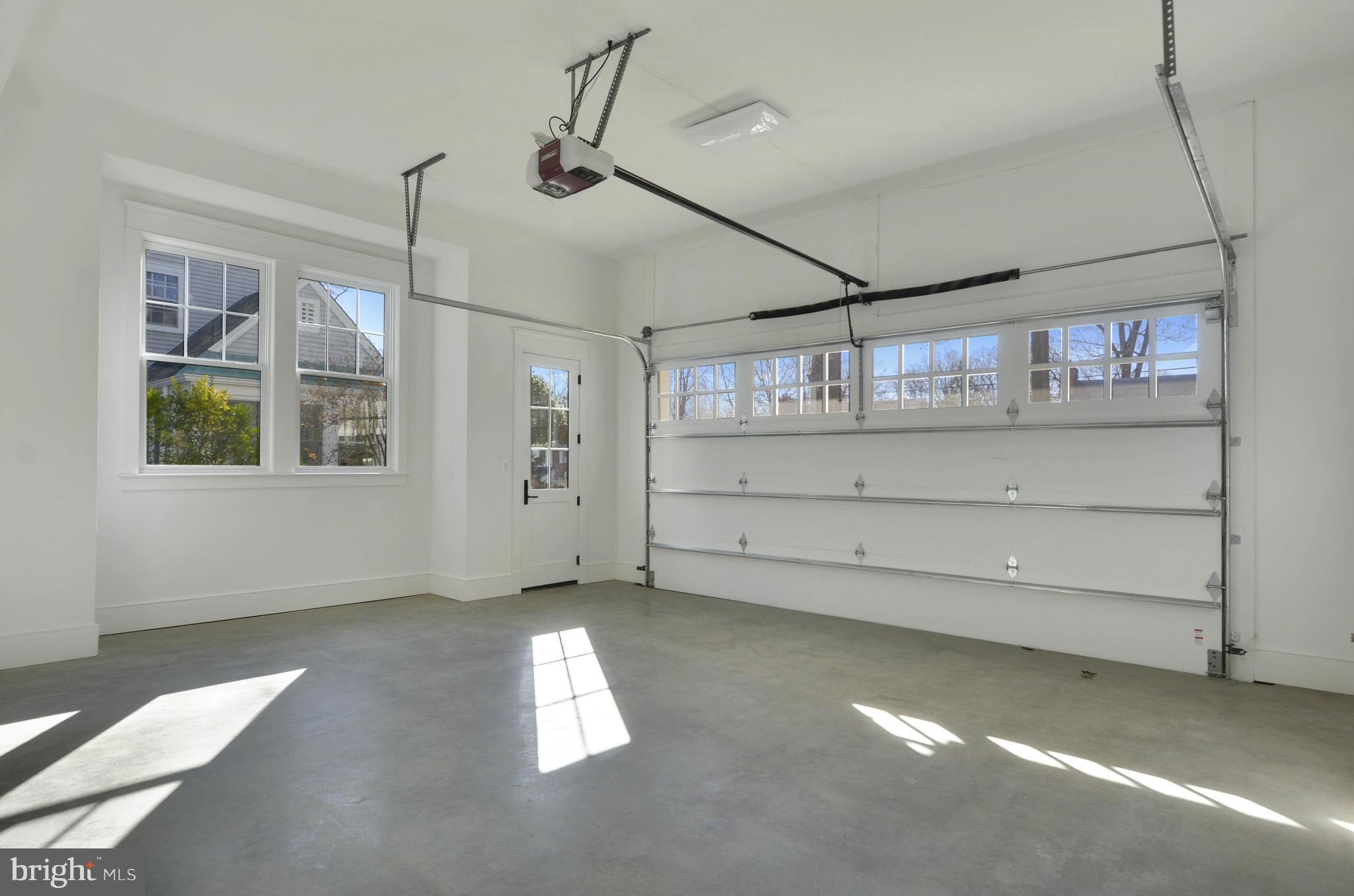 ENGLISH VILLAGE - Residential