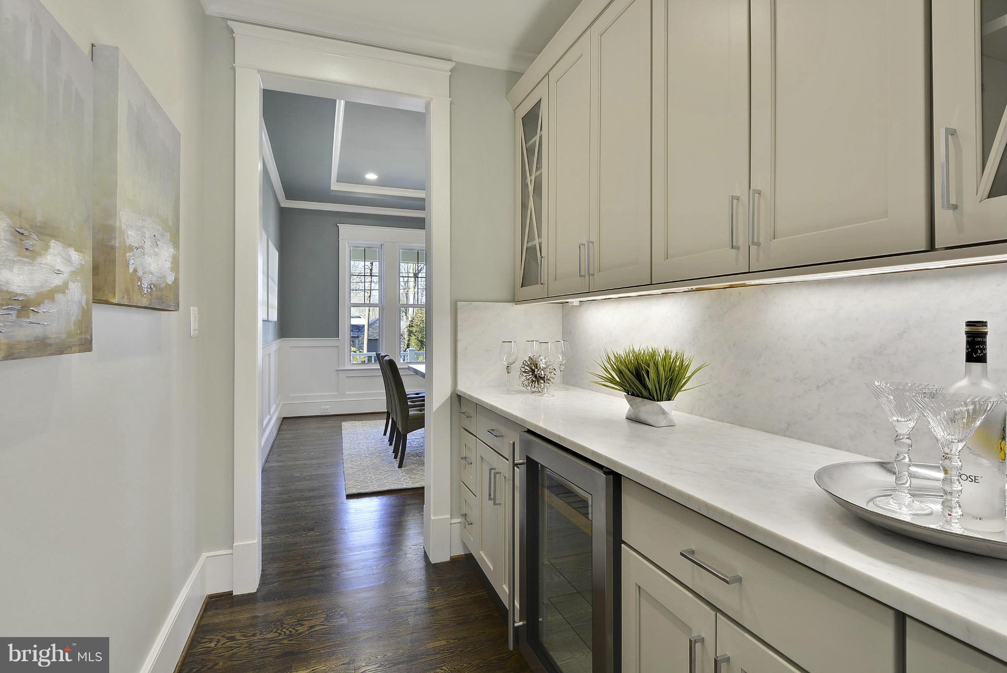 ENGLISH VILLAGE - Residential