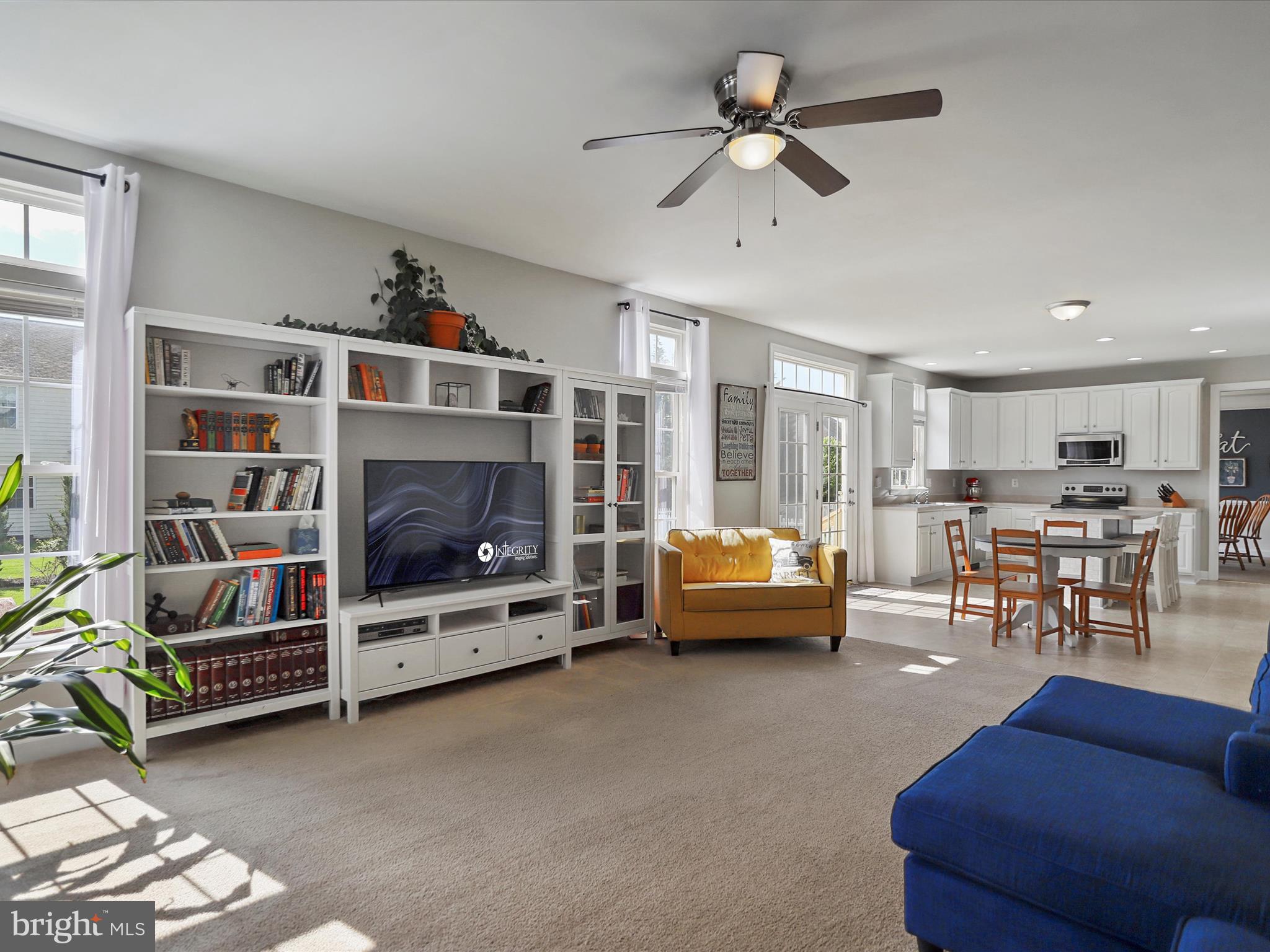 THE VILLAGE OF WASHINGTON TRAIL - Residential