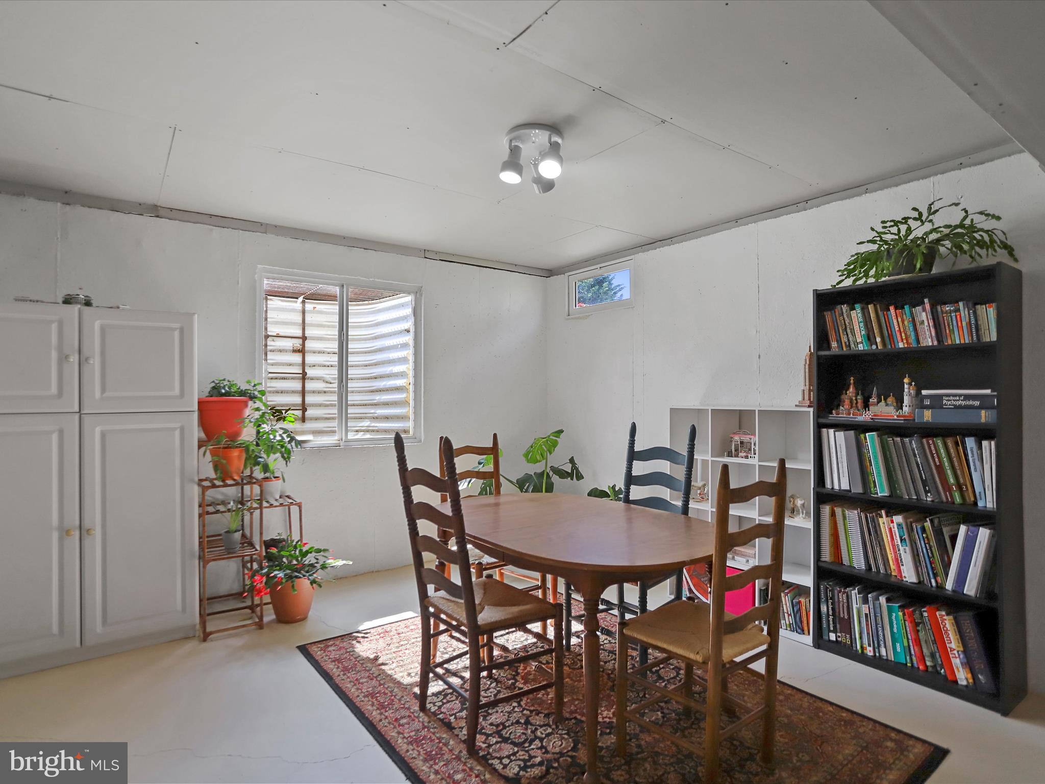 THE VILLAGE OF WASHINGTON TRAIL - Residential